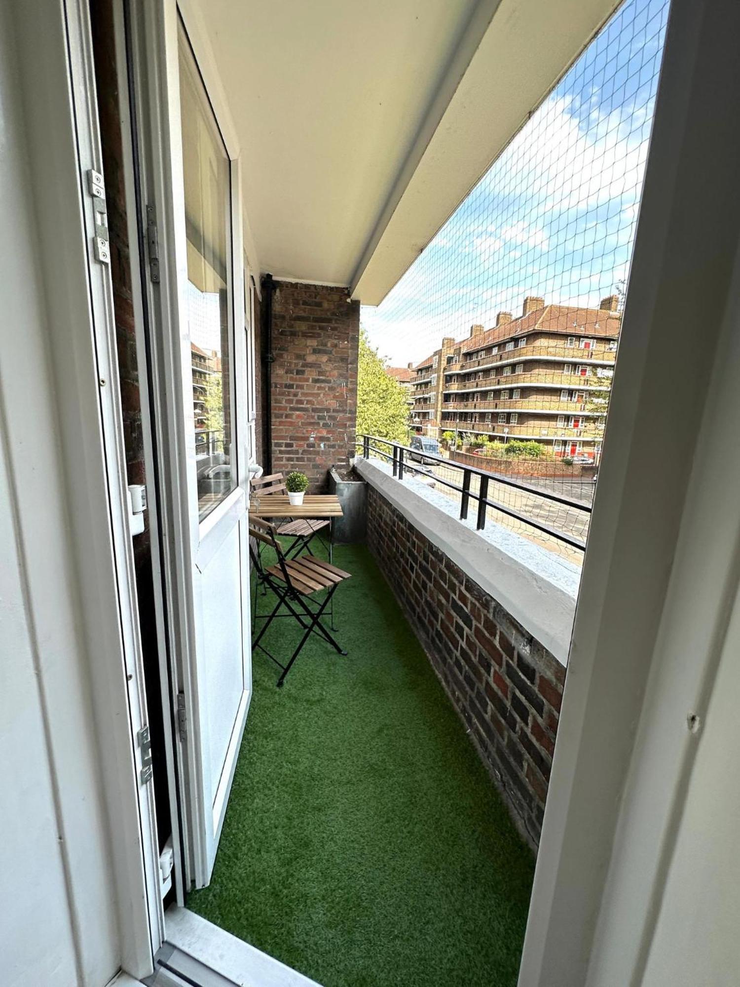 Apartment Charming 2-bed Flat With Balcony Close To White Westfield London