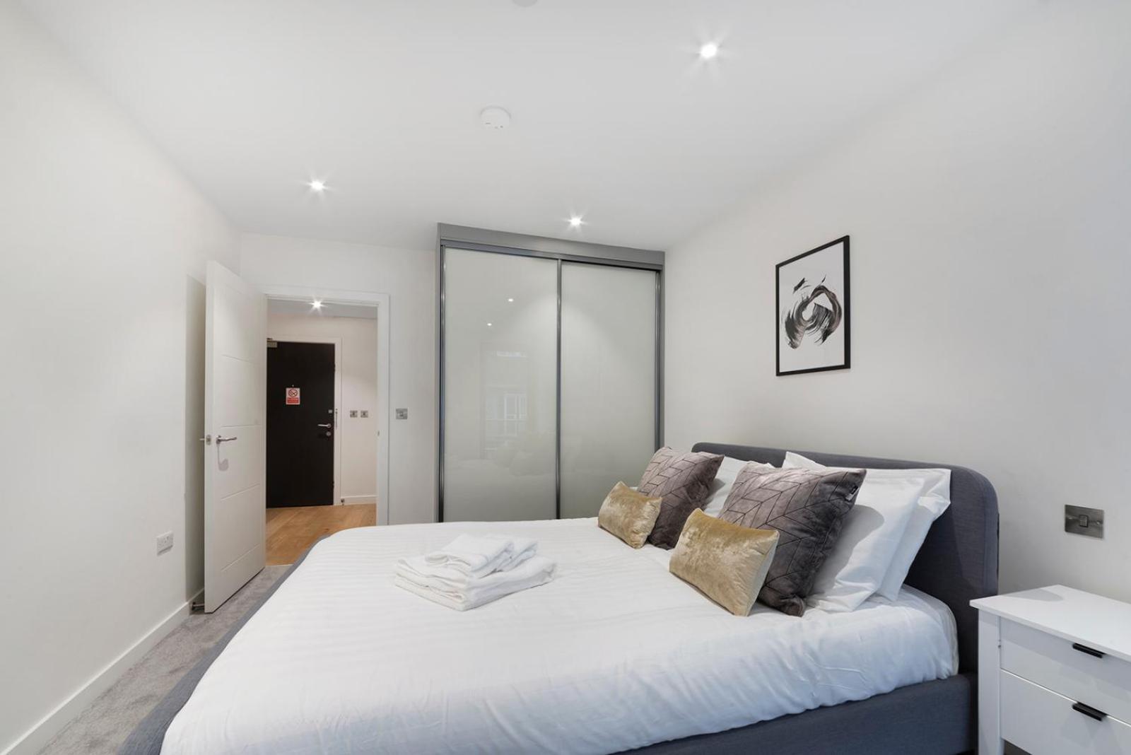 Apartment 1 Bedroom Close To Tower Hill