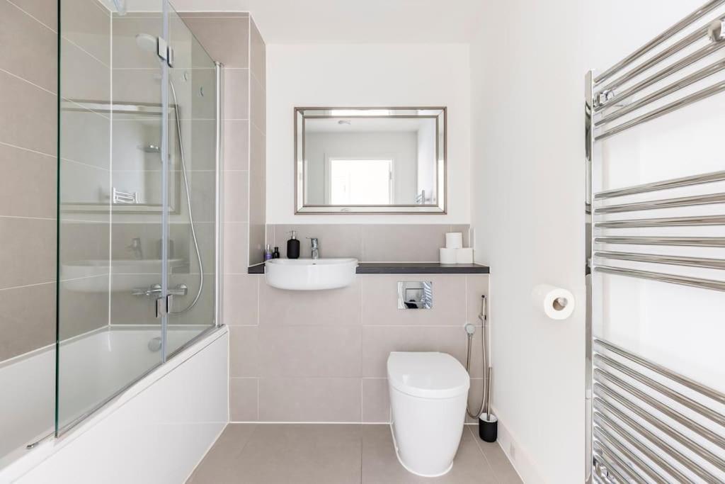 Apartamento Stylish & Comfortable Top-floor Flat In Harrow Londres
