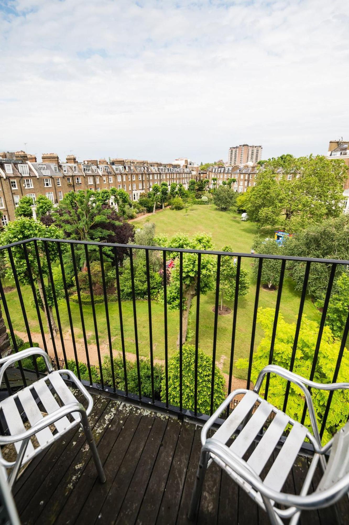 The Luxury 'treehouse' - One Bed Little Venice Apartment *