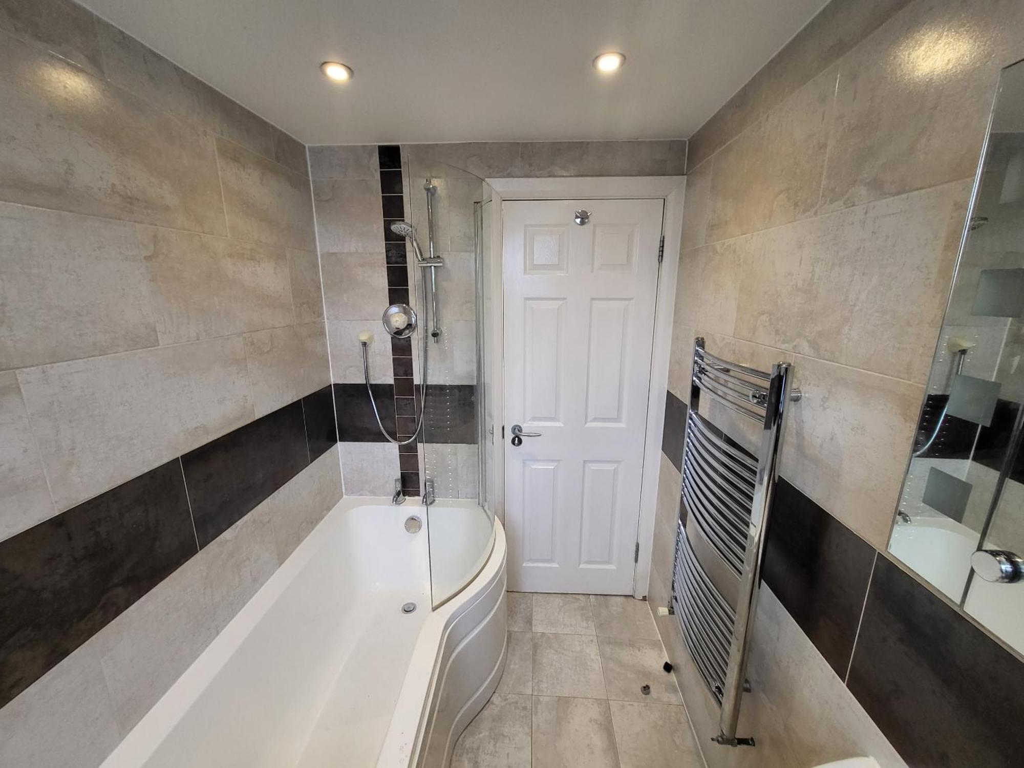 Apartamento Large 4 Bedroom House In *