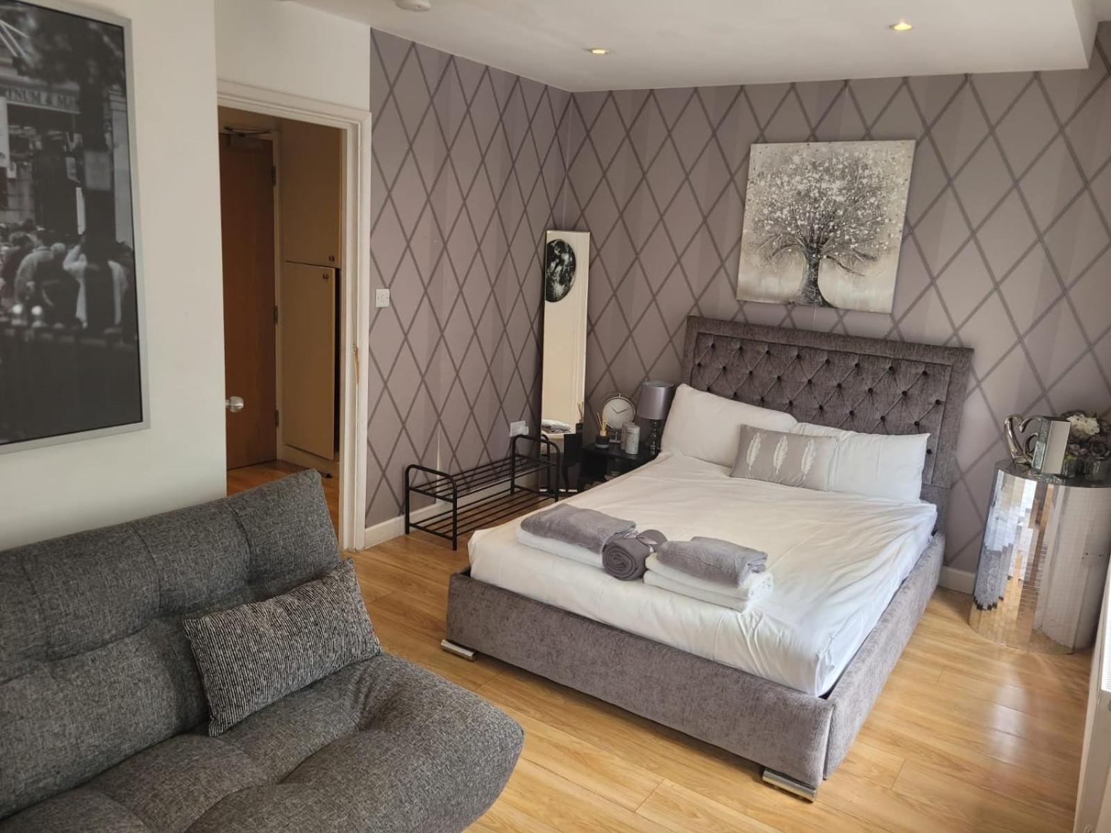 3 Bedroom In Central Sleep 10 Hy2 Londen