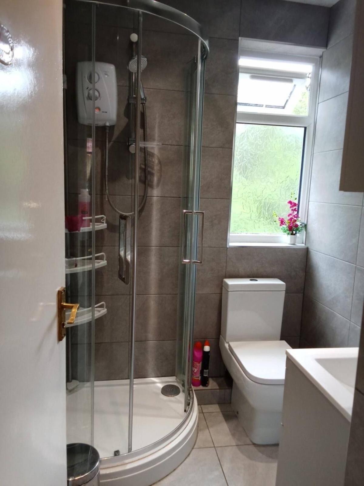 Hébergement de vacances Homely 3 Bedroom House With A Garden Londres