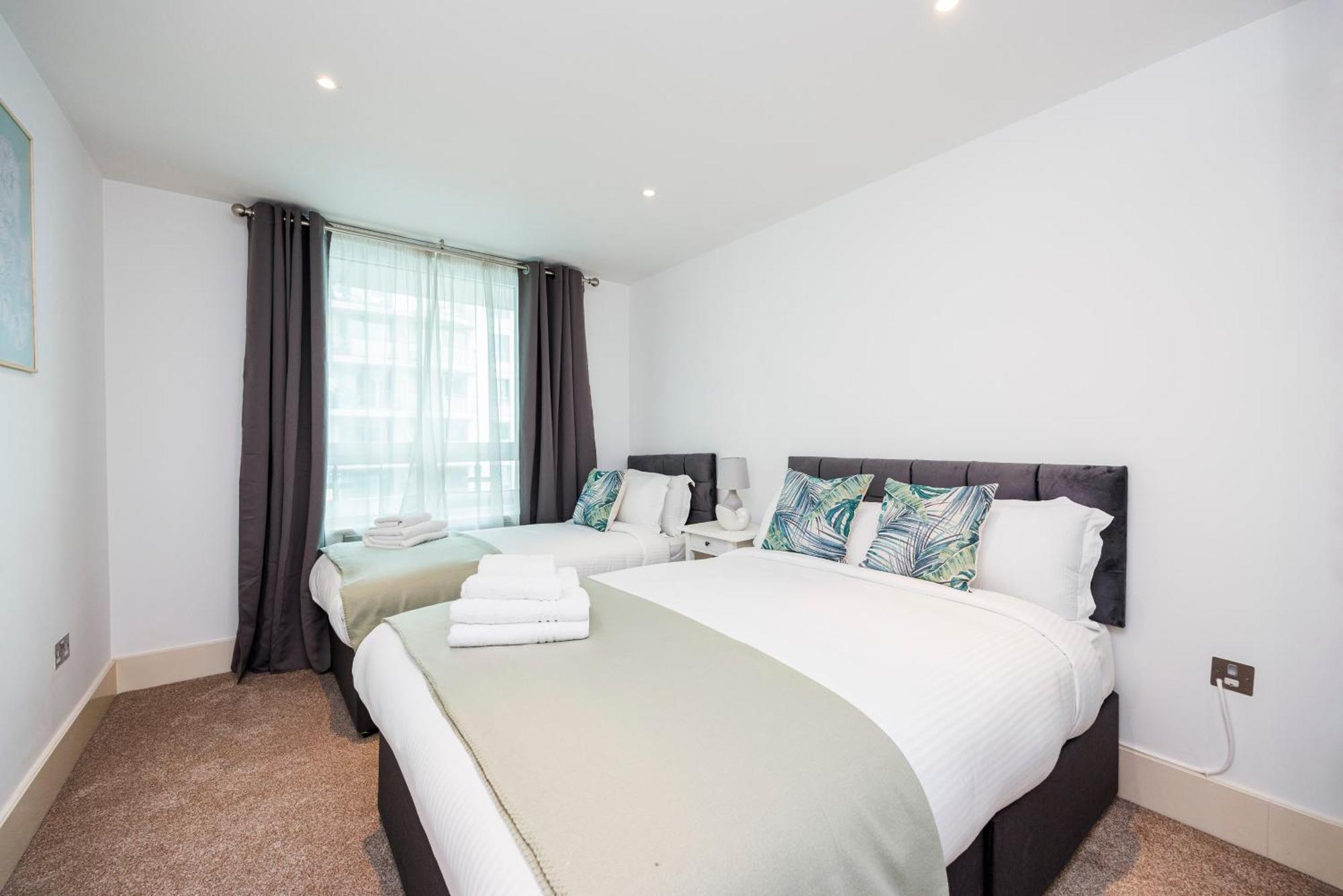 Welcomestay Vauxhall St Georges Wharf 2 Bedroom * Londres