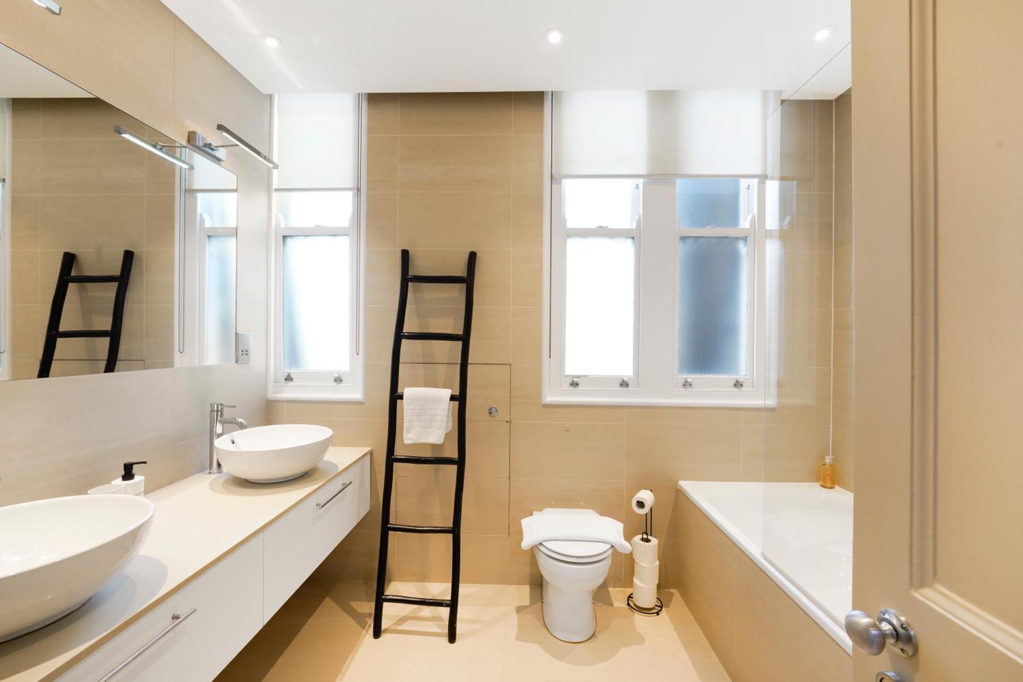Spacious And Modern 4 Beds In Kensington Londres