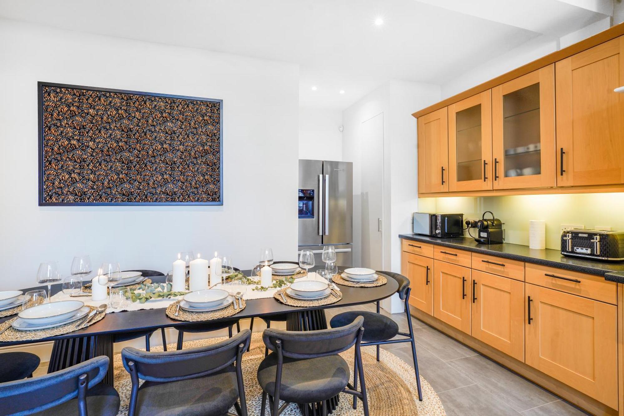 Spacious And Modern 4 Beds In Kensington Apartamento