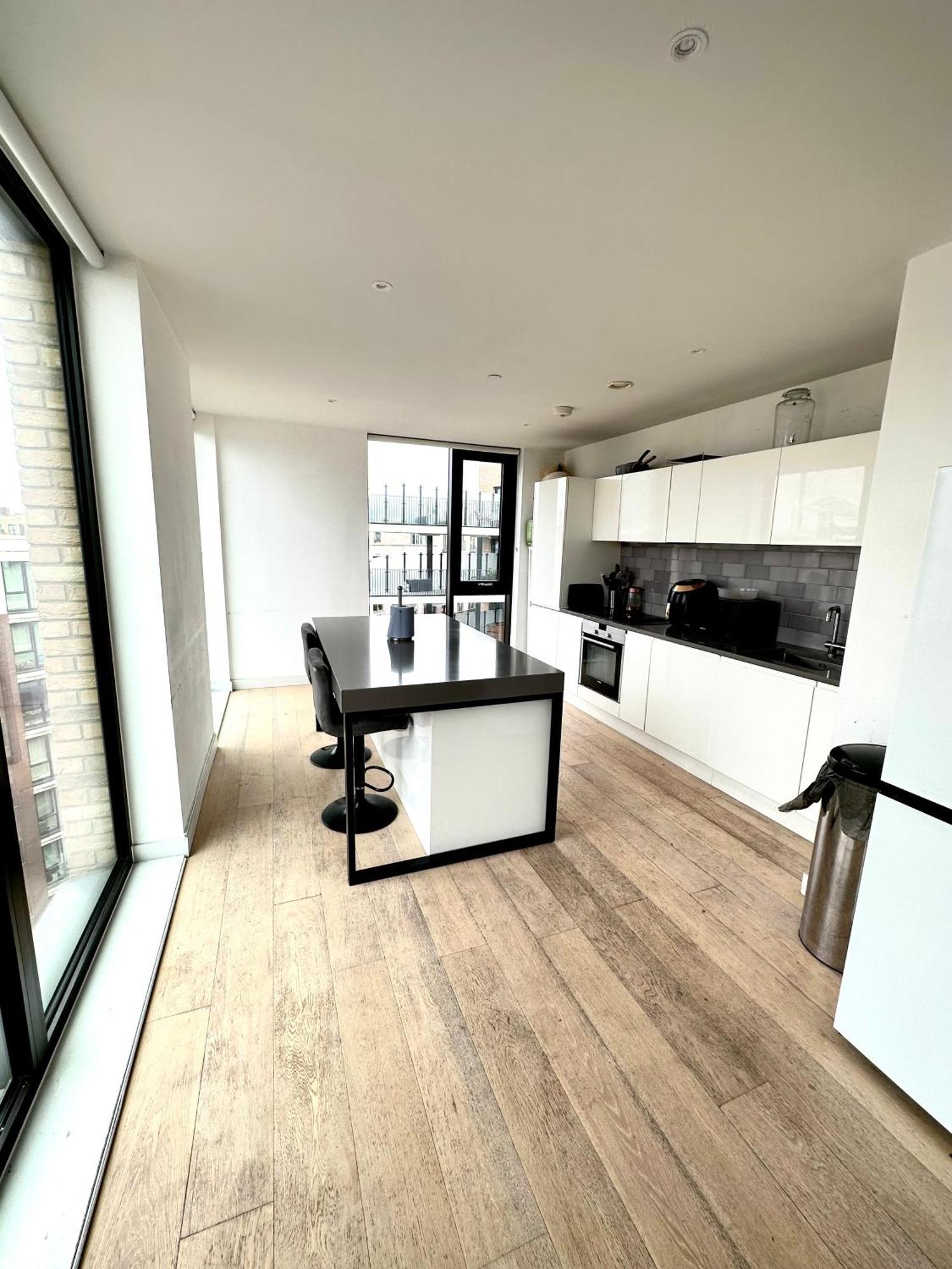 Apartment Penthouse 1 Bedroom *