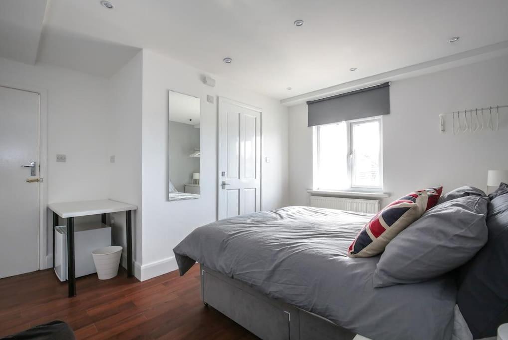 Сasa de vacaciones Large Modern Spacious House 6 Bedrooms 5 Bathrooms