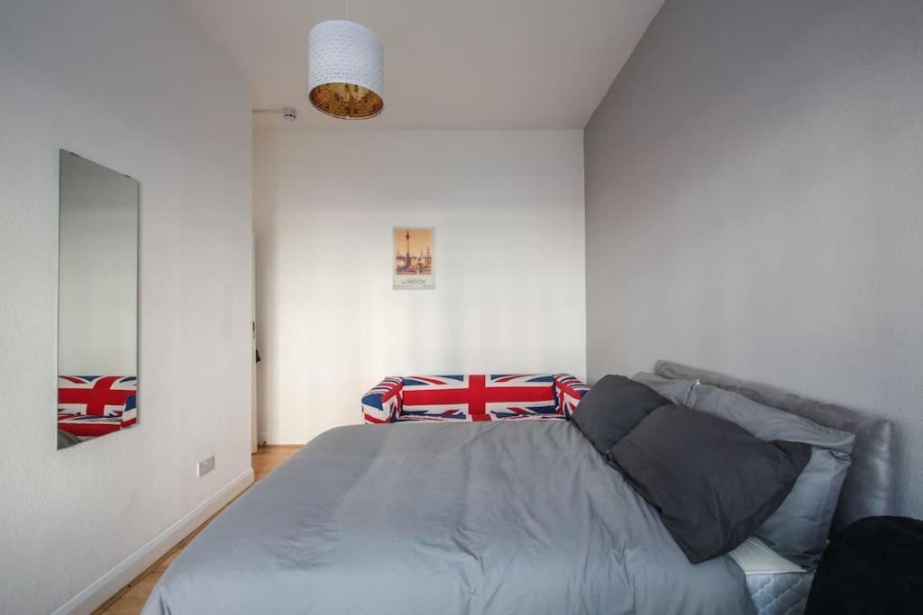 Large Modern Spacious House 6 Bedrooms 5 Bathrooms Сasa de vacaciones *