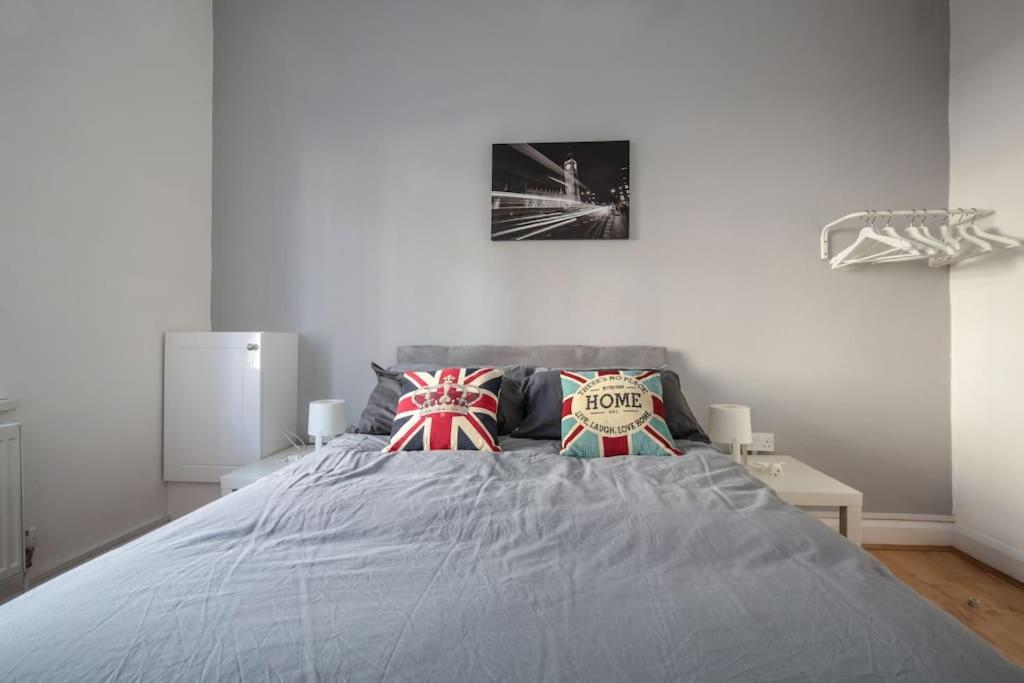 Large Modern Spacious House 6 Bedrooms 5 Bathrooms Сasa de vacaciones *