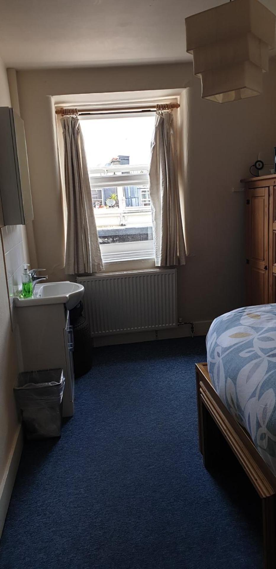 Barmy Badger Backpackers * London
