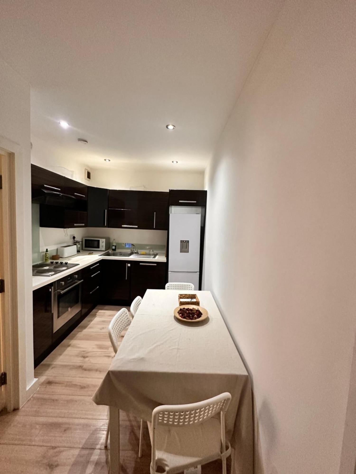 2 Modern Double In The Heart Of Brick Lane *