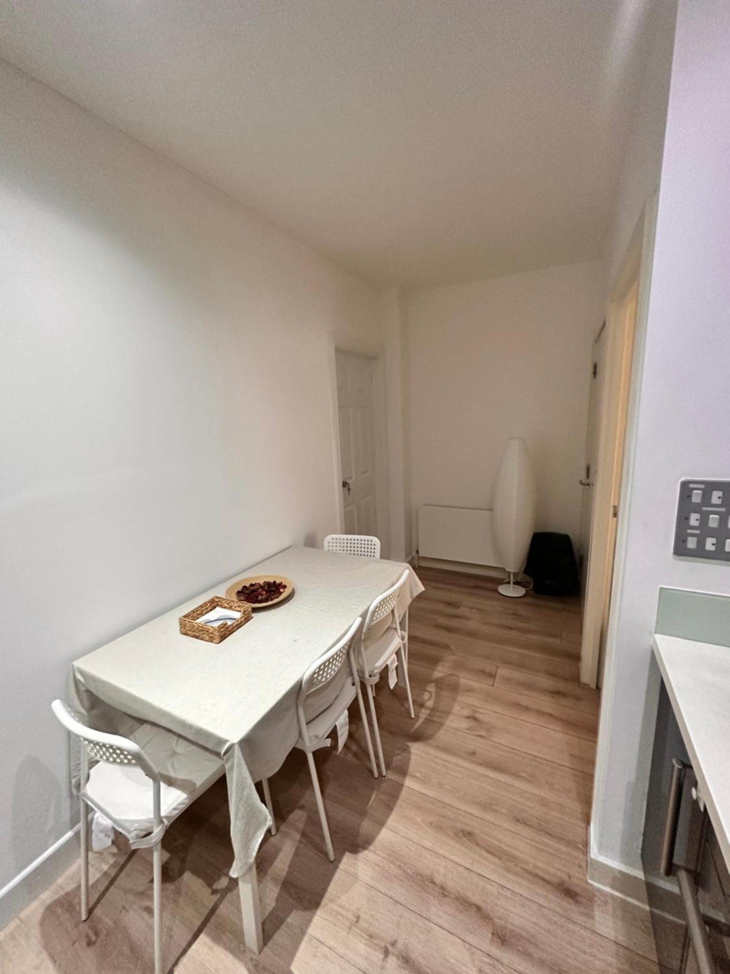 2 Modern Double In The Heart Of Brick Lane * Londres
