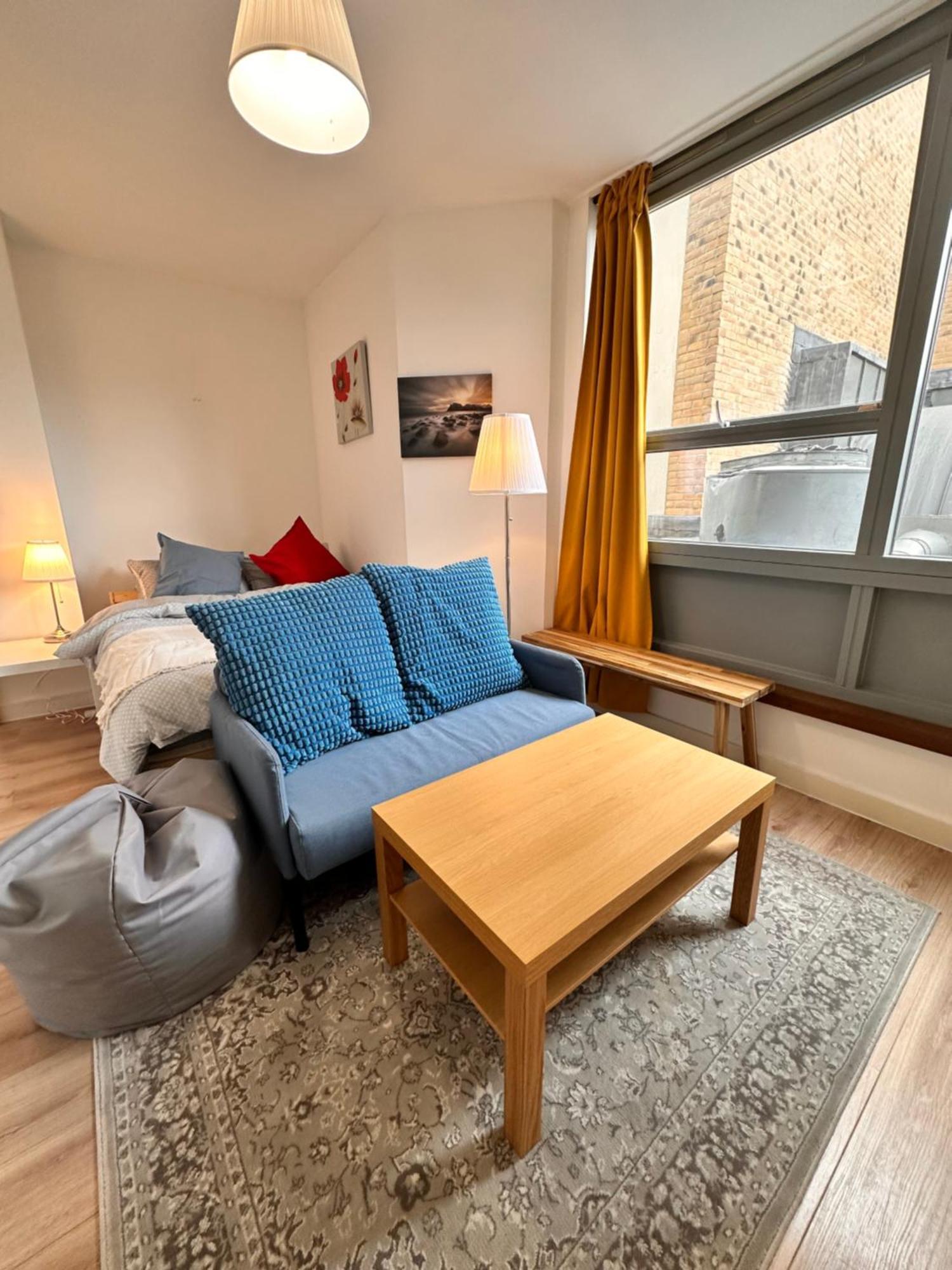 2 Modern Double In The Heart Of Brick Lane * Londres