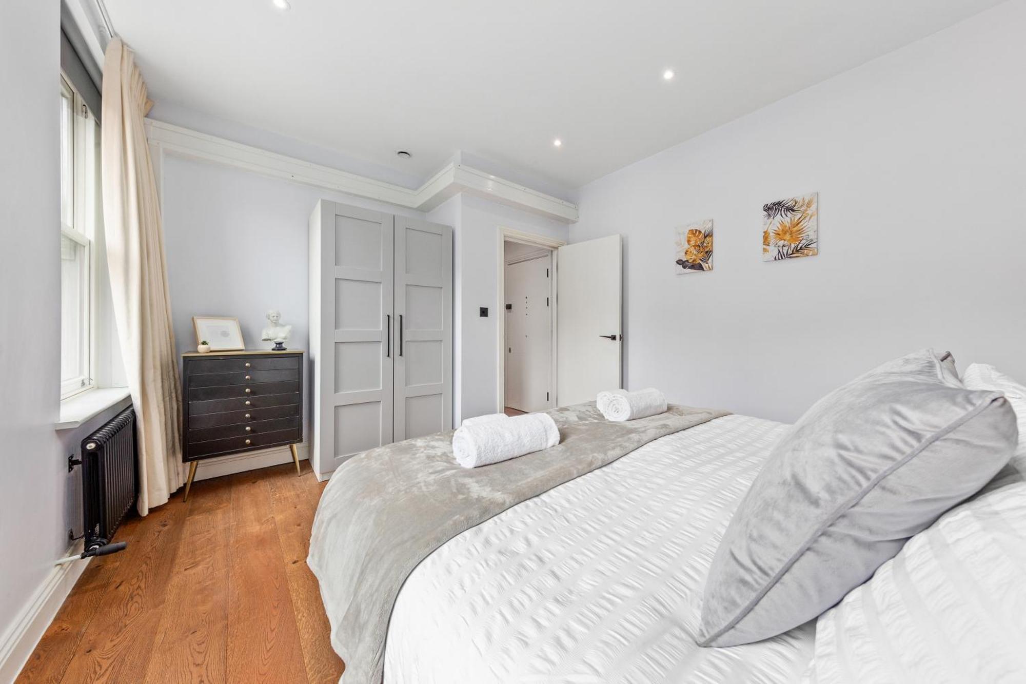 Stylish 2 Bedroom In Westminster Sleeps 5 With Ac London