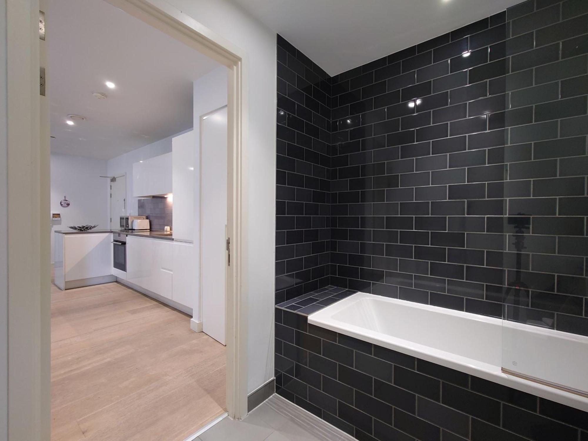 Fully Serviced One Bed In Royal Wharf * Londres
