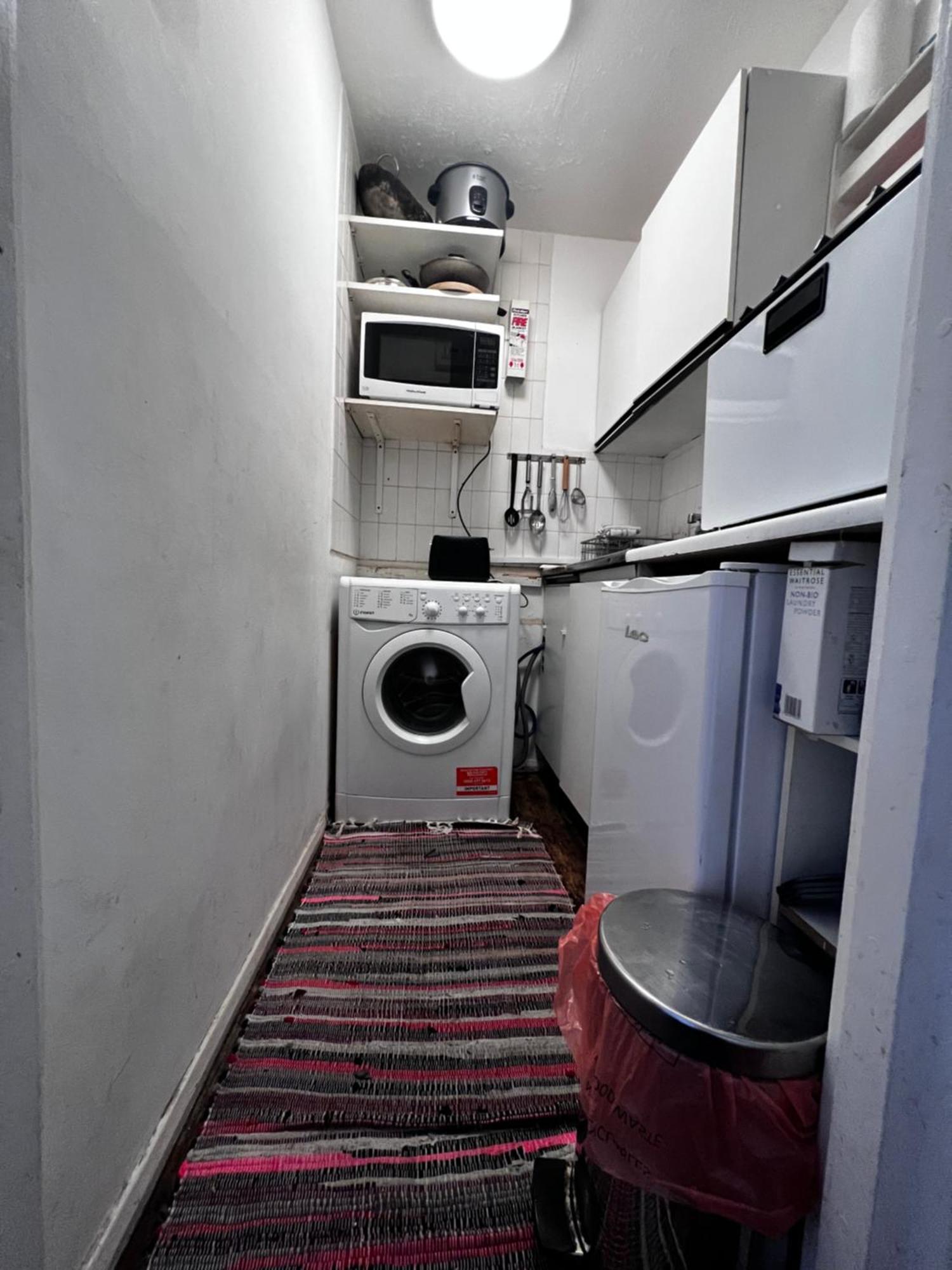 Hyde Park Has Private Balcony With Tranquil Garden View Apartamento