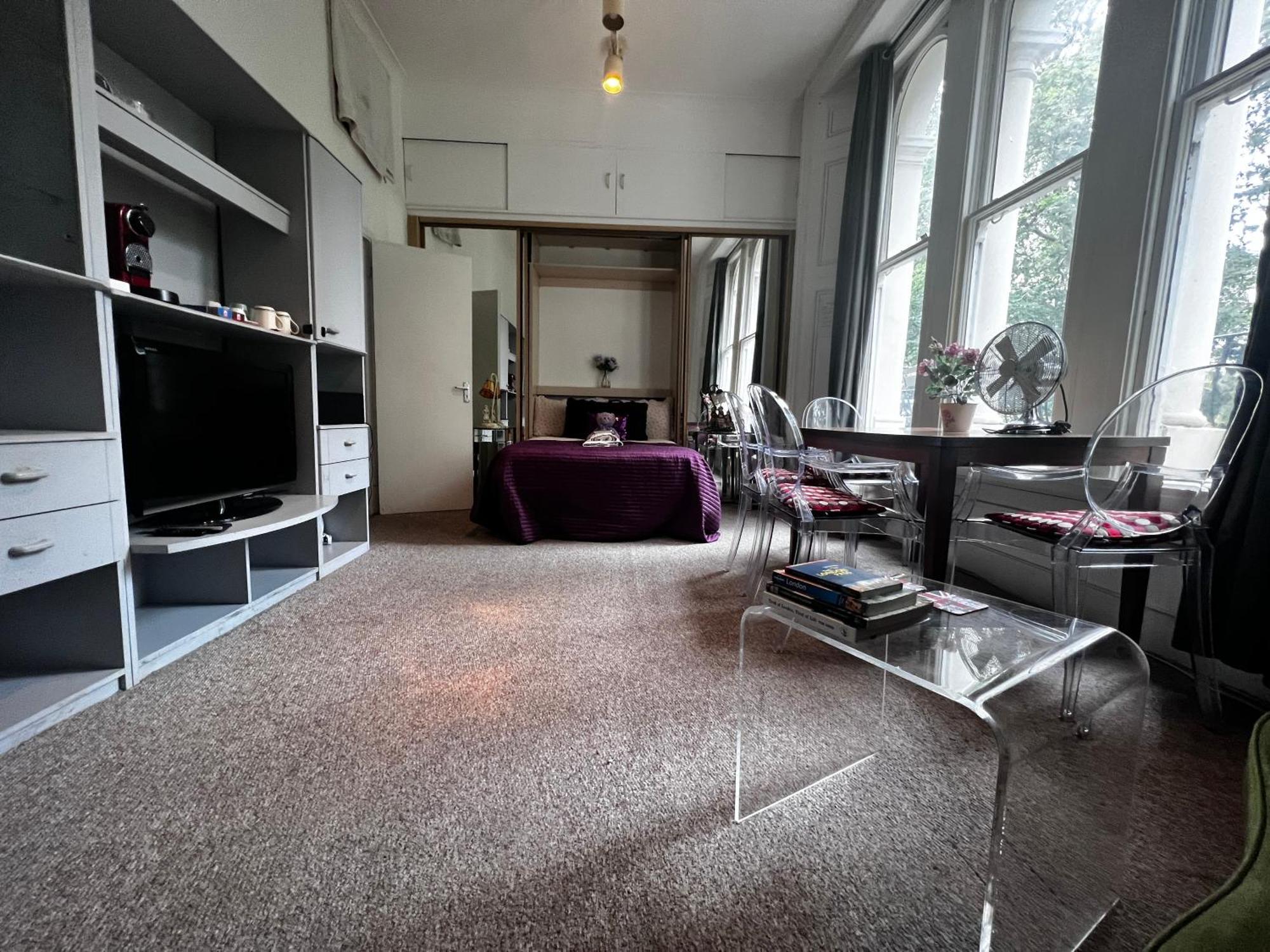 Apartamento Hyde Park Has Private Balcony With Tranquil Garden View