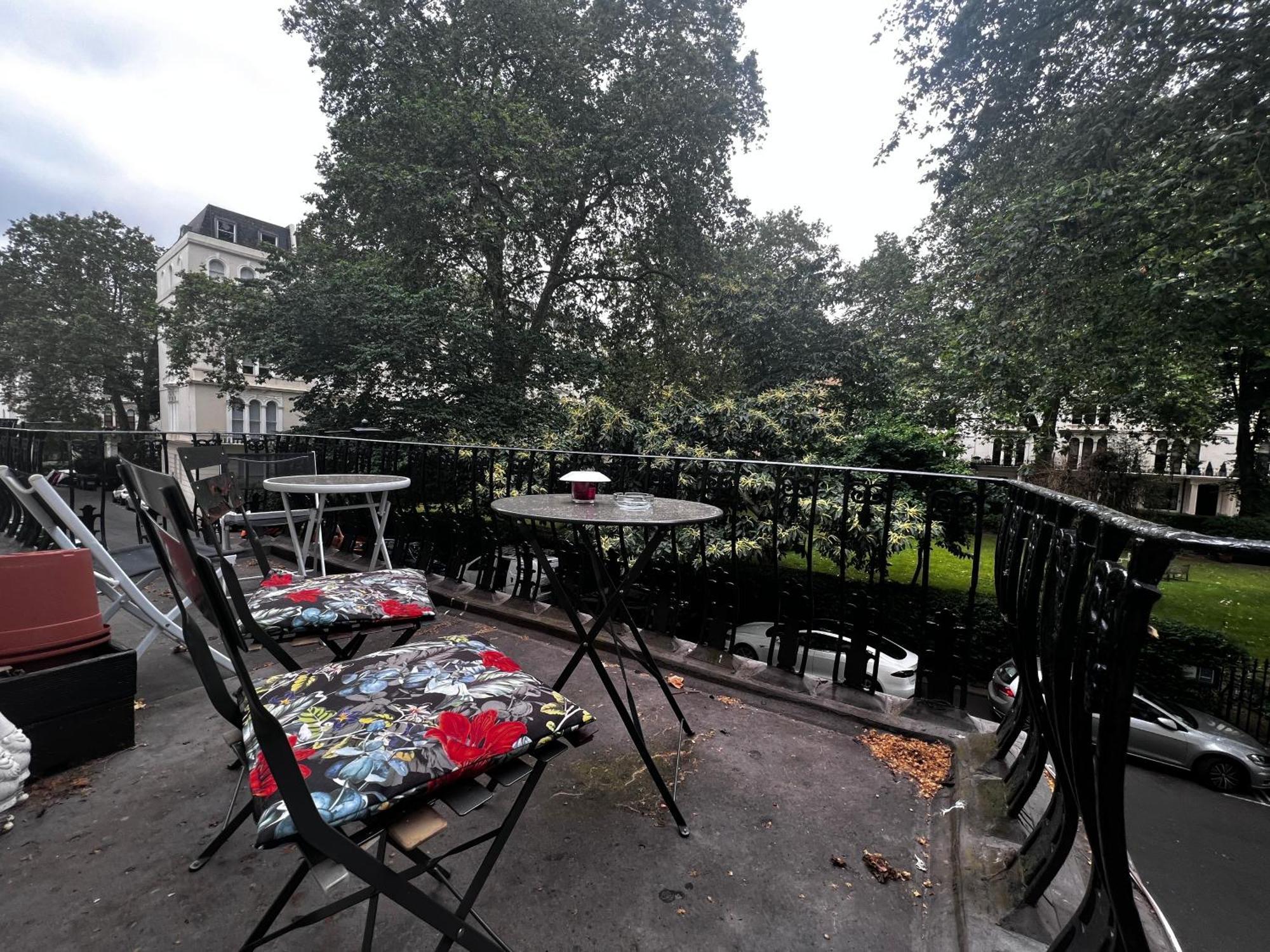 Hyde Park Has Private Balcony With Tranquil Garden View * Londres