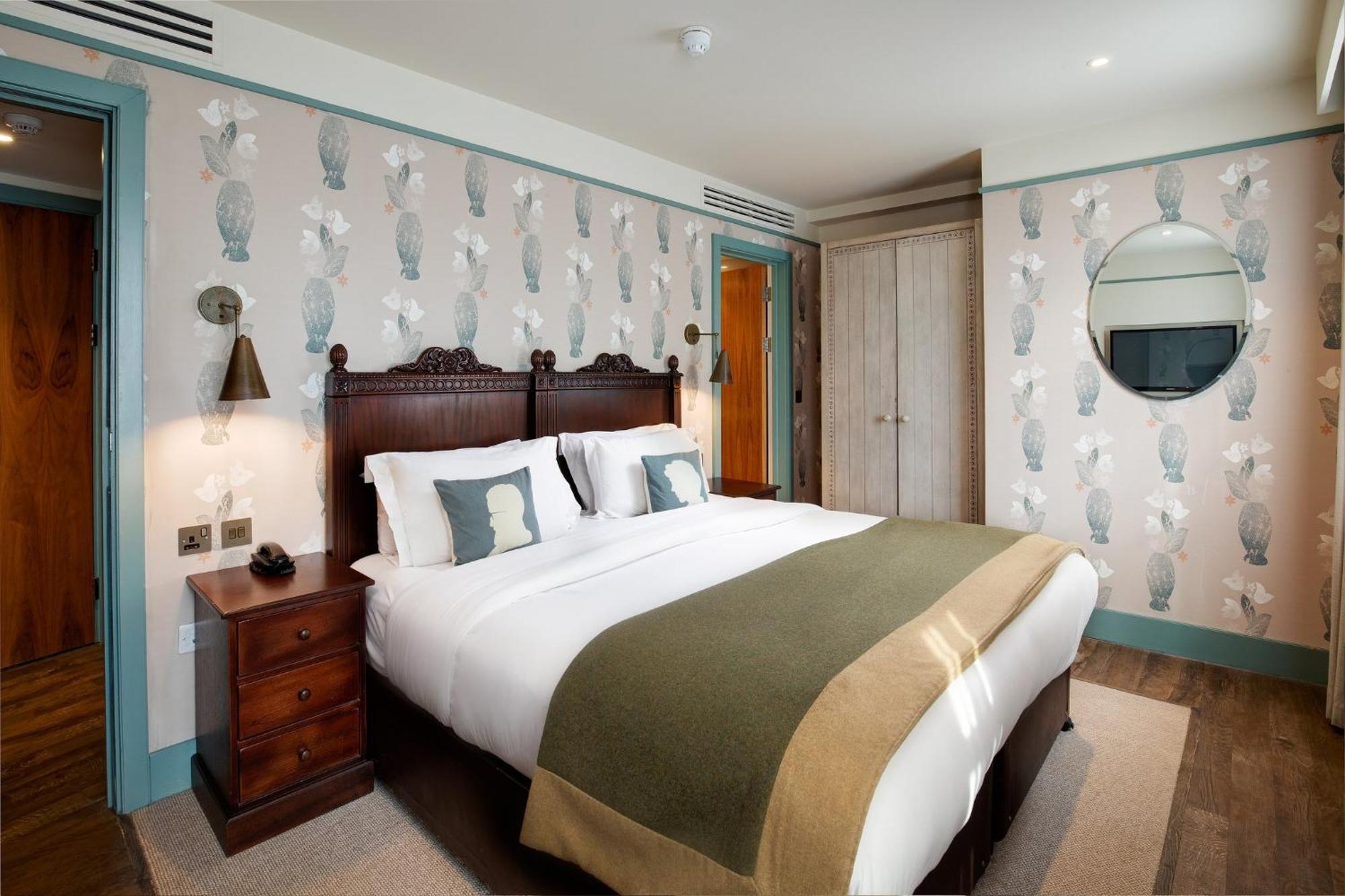 Morton Hotel 4*