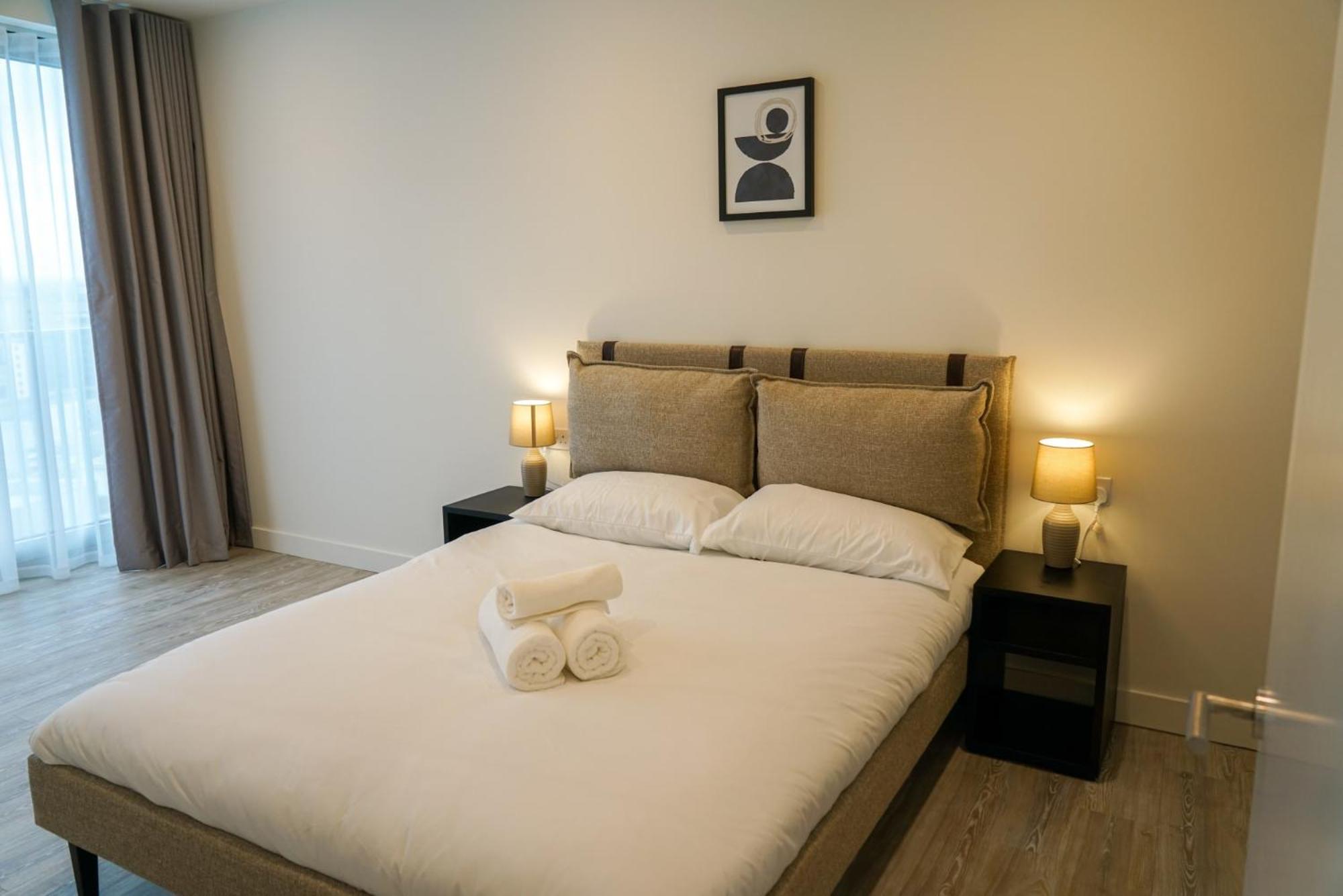 One And Two Bedroom At Coppermaker Square In Lively Stratford *