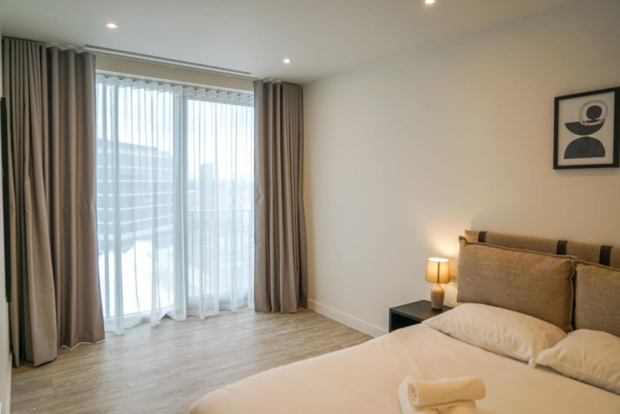 One And Two Bedroom At Coppermaker Square In Lively Stratford Appart hôtel *