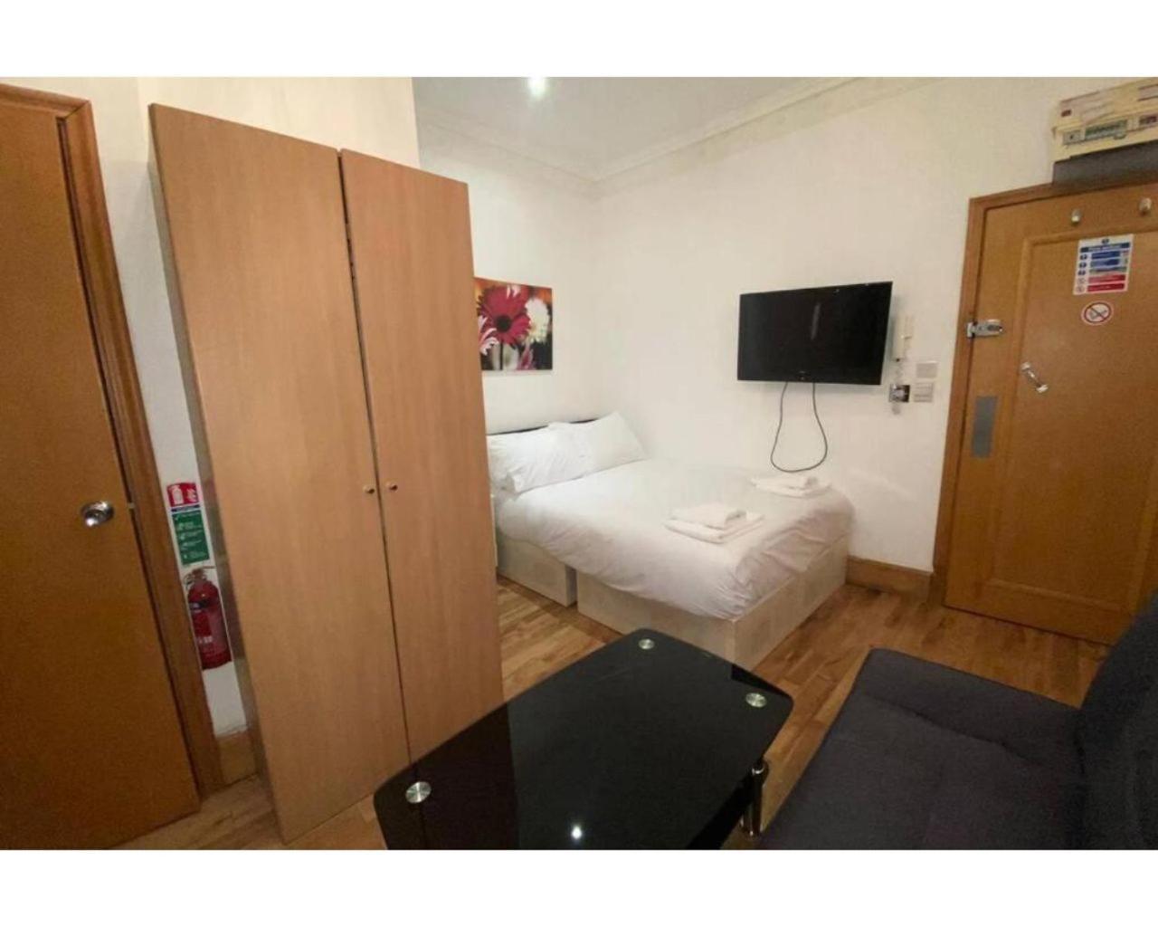 Apartamento 80 Inverness Terrace *