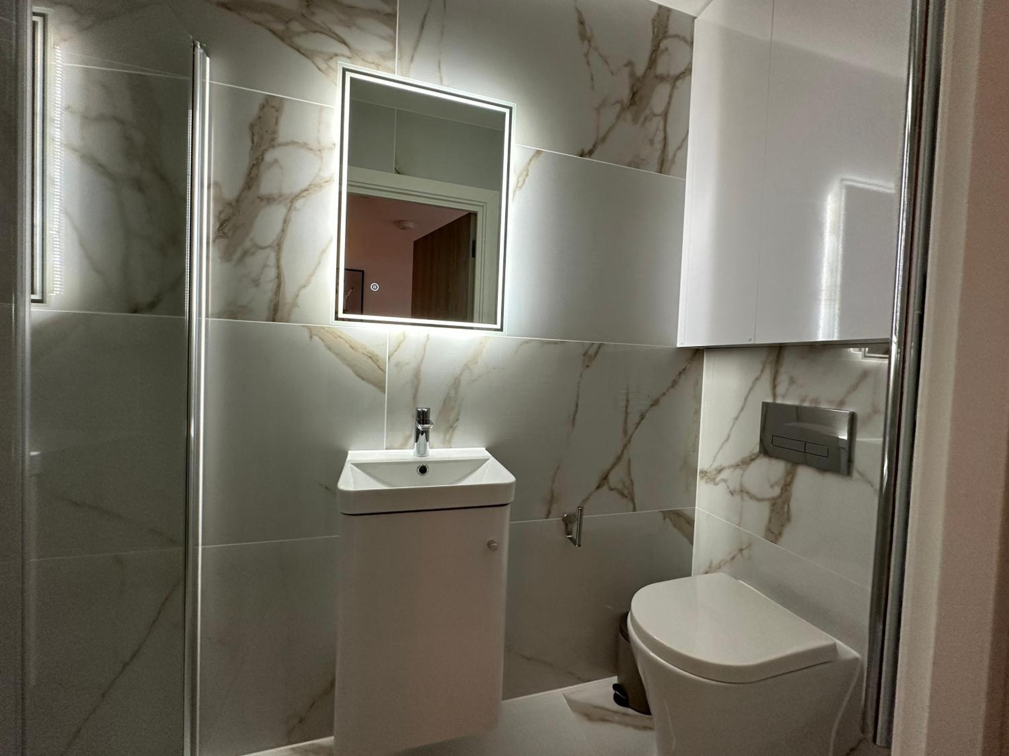Luxury 2 Bedrooms - 2 Bathrooms - F5
