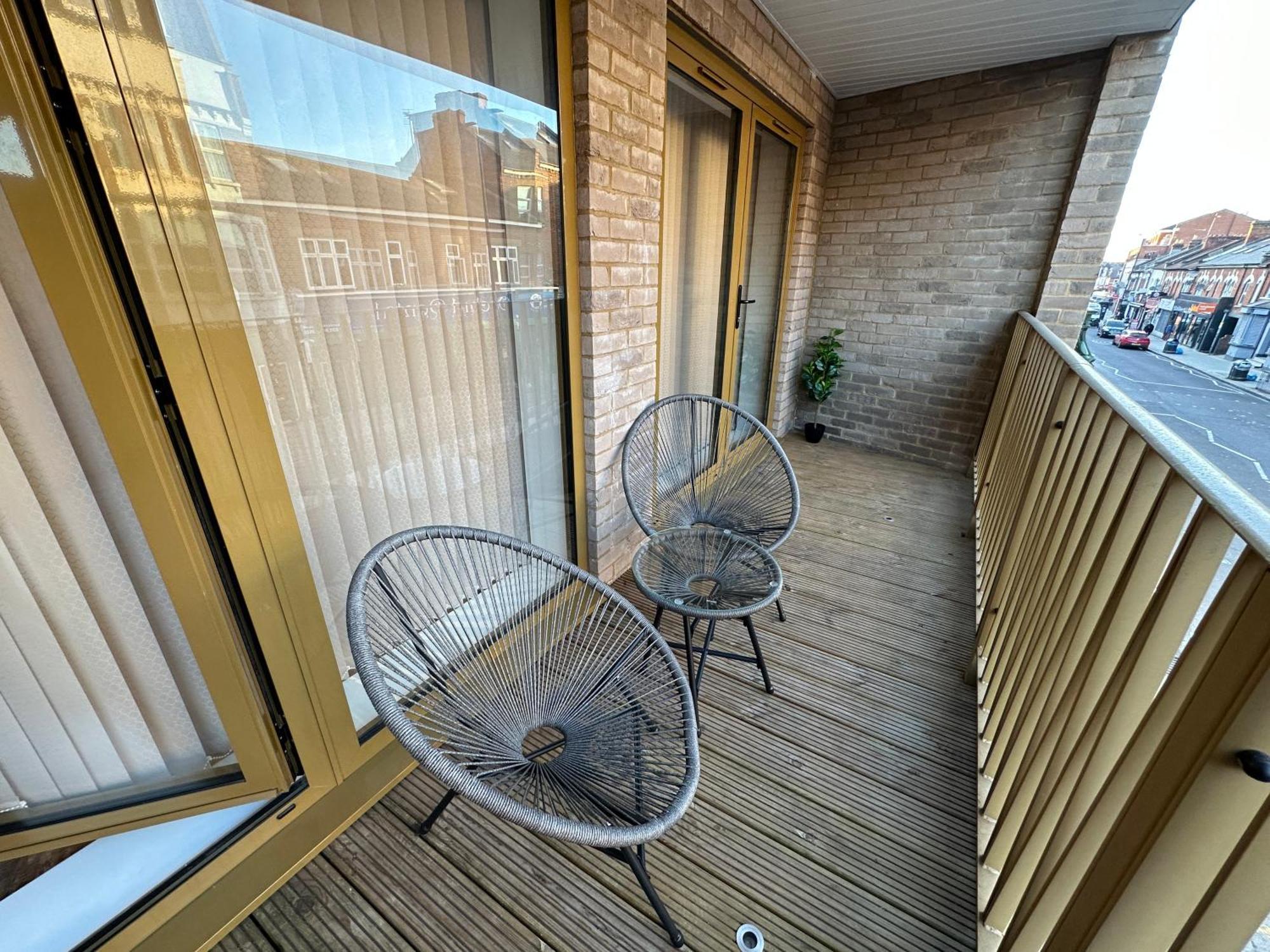 Apartamento Luxury 2 Bedrooms - 2 Bathrooms - F5 *