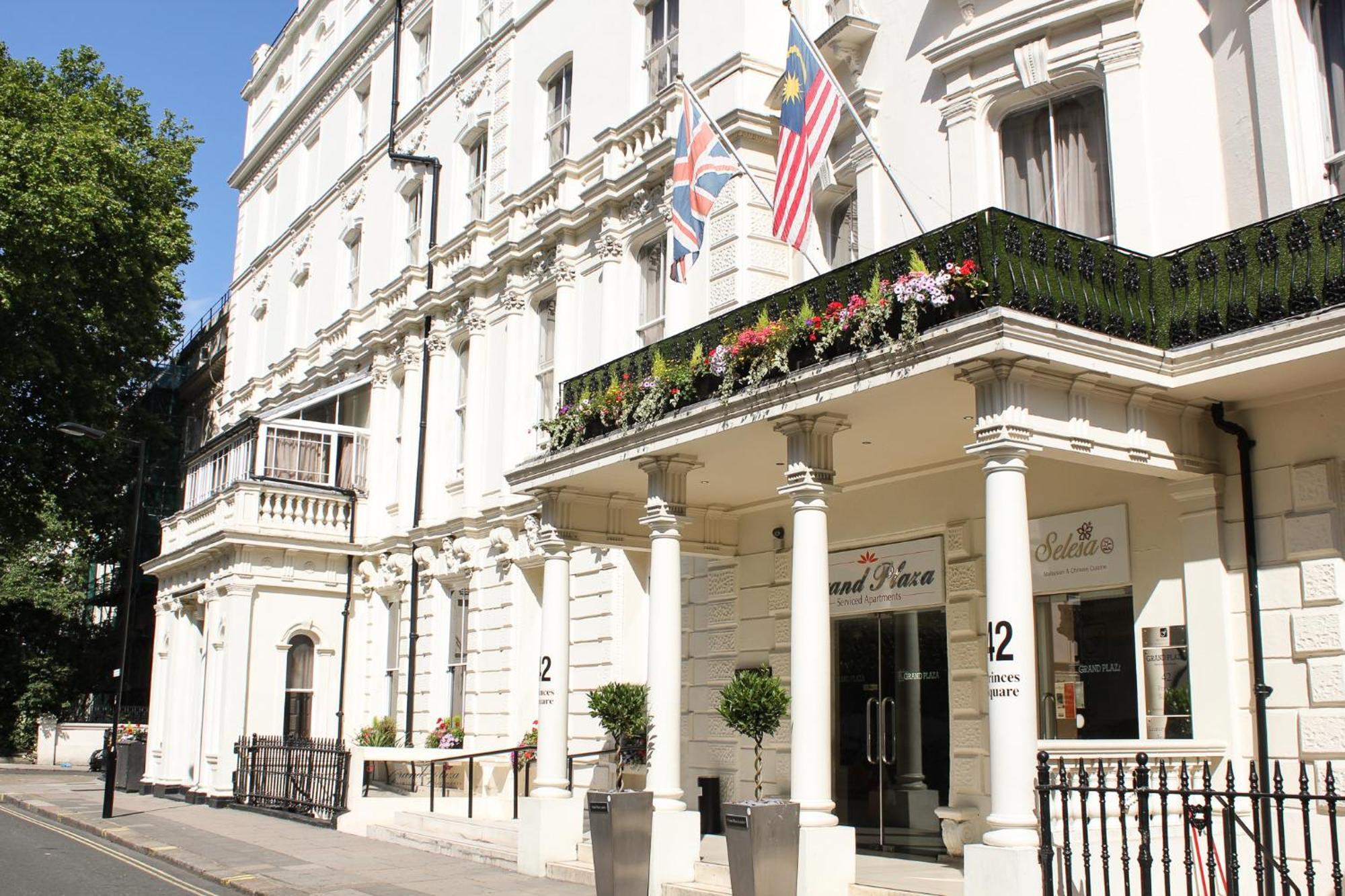 Grand Plaza Con Servicio Apartahotel 4*