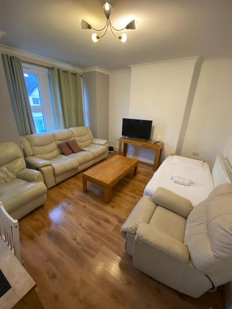 Boundary Road, 1 Bedroom & 2 Bedroom Flats Apartamento *