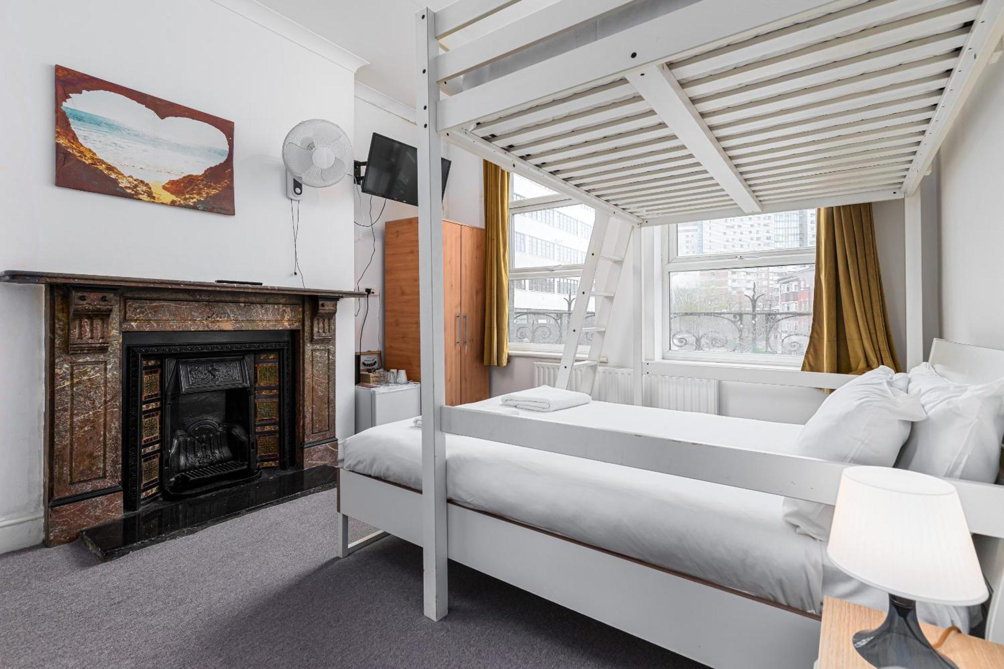 Bed and breakfast Ryam 2*