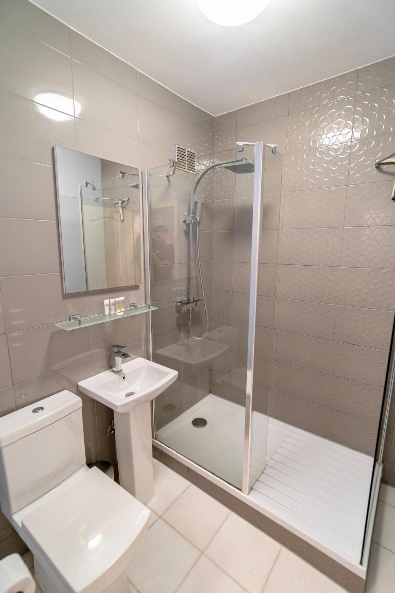 Modern Flat - Fantastic Location 10 Min Walking To Oxford Street! * Londen