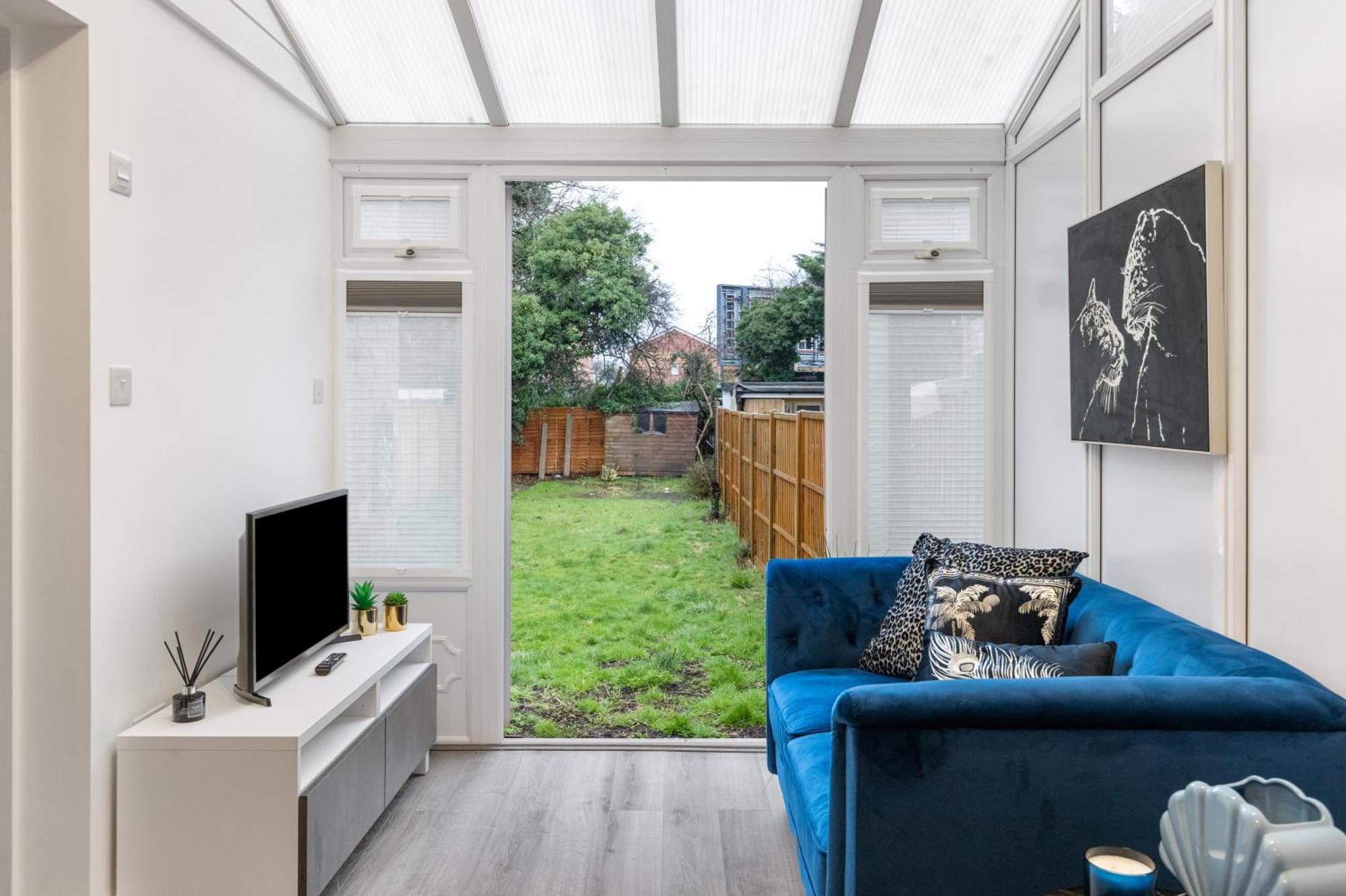 Appartement Modern 2 Bedroom 3 Min Walk To Tube Station Londen