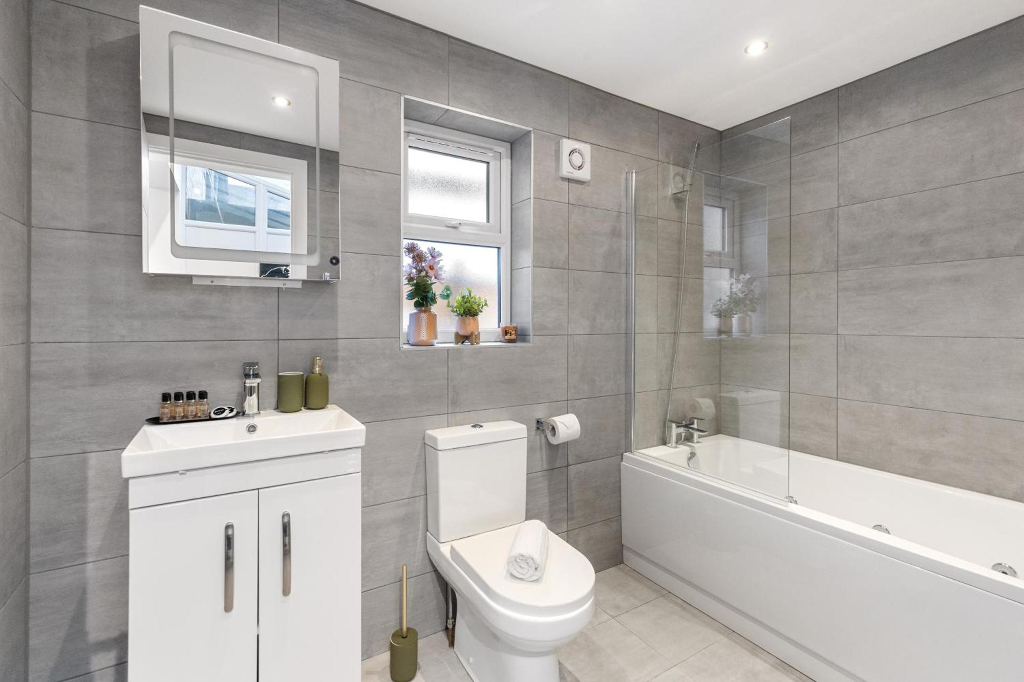 Appartement Modern 2 Bedroom 3 Min Walk To Tube Station Londen