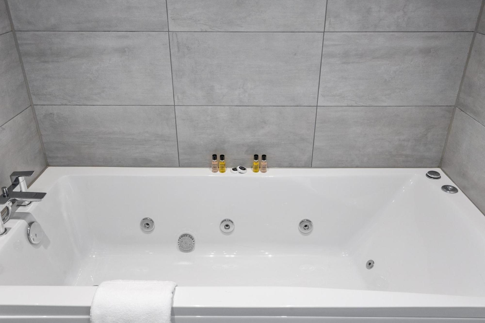 Modern 2 Bedroom 3 Min Walk To Tube Station Appartement