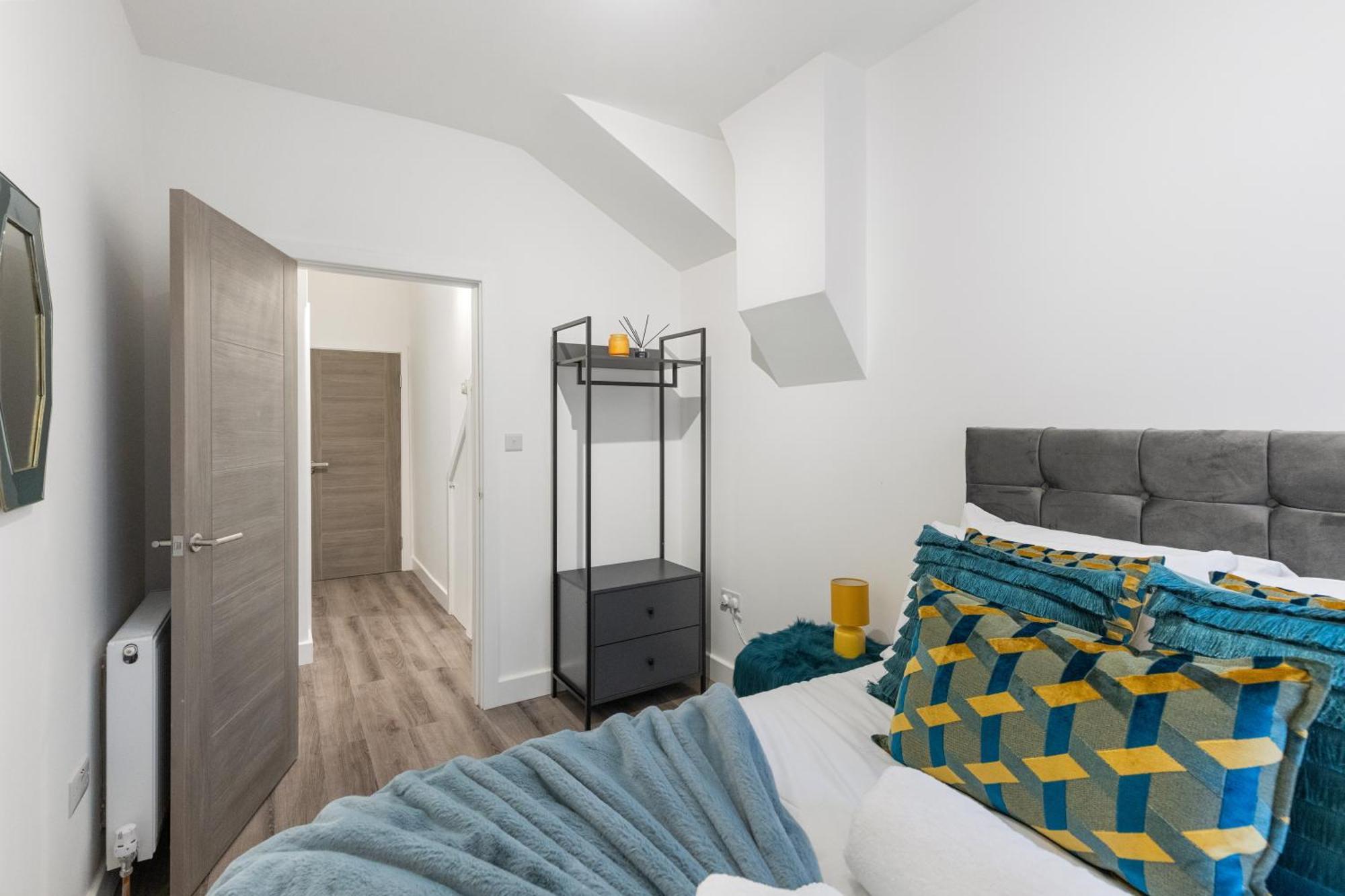 Modern 2 Bedroom 3 Min Walk To Tube Station Appartement *
