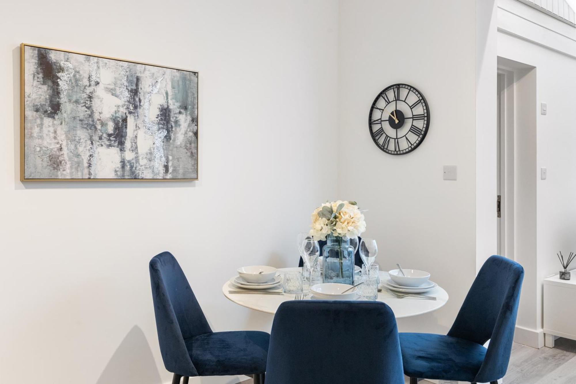 Modern 2 Bedroom 3 Min Walk To Tube Station Appartement Londen