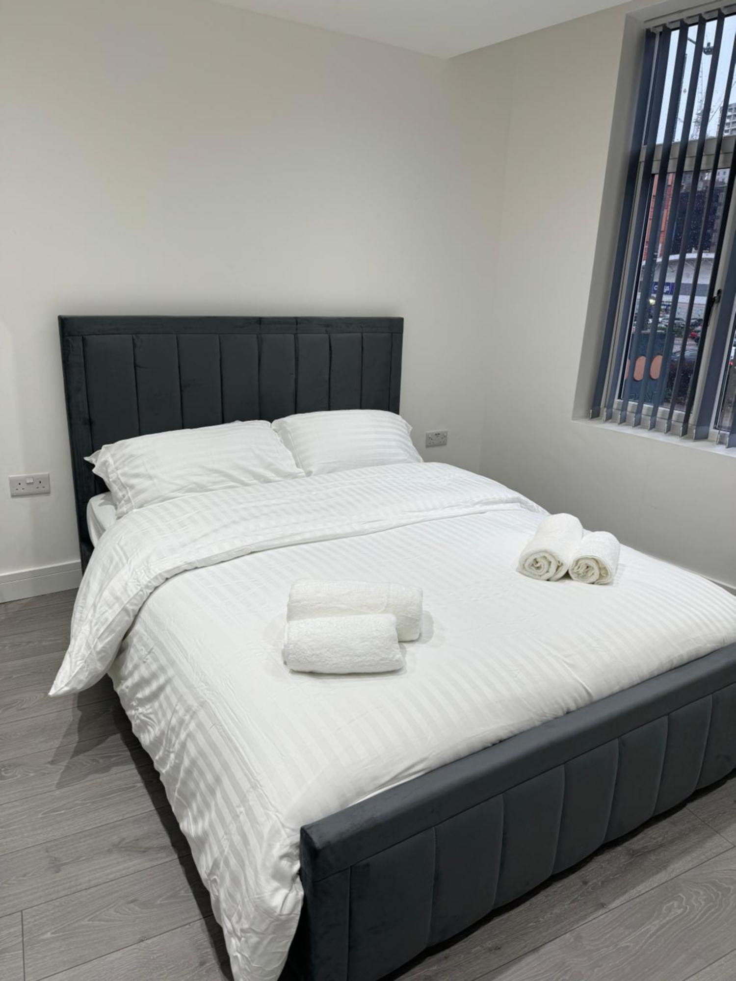 Fully Furnished 1 Bedroom Flat Appartement *