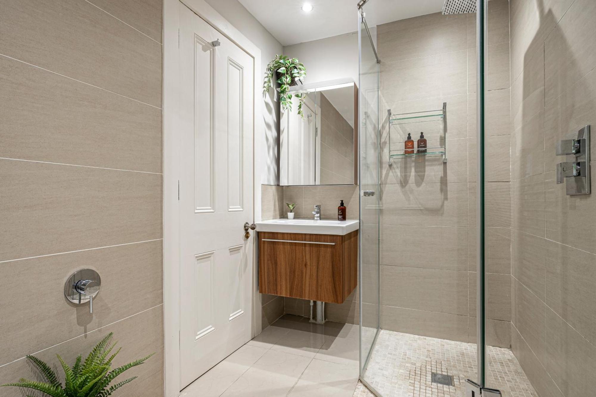 Trafalgar Square Apartment