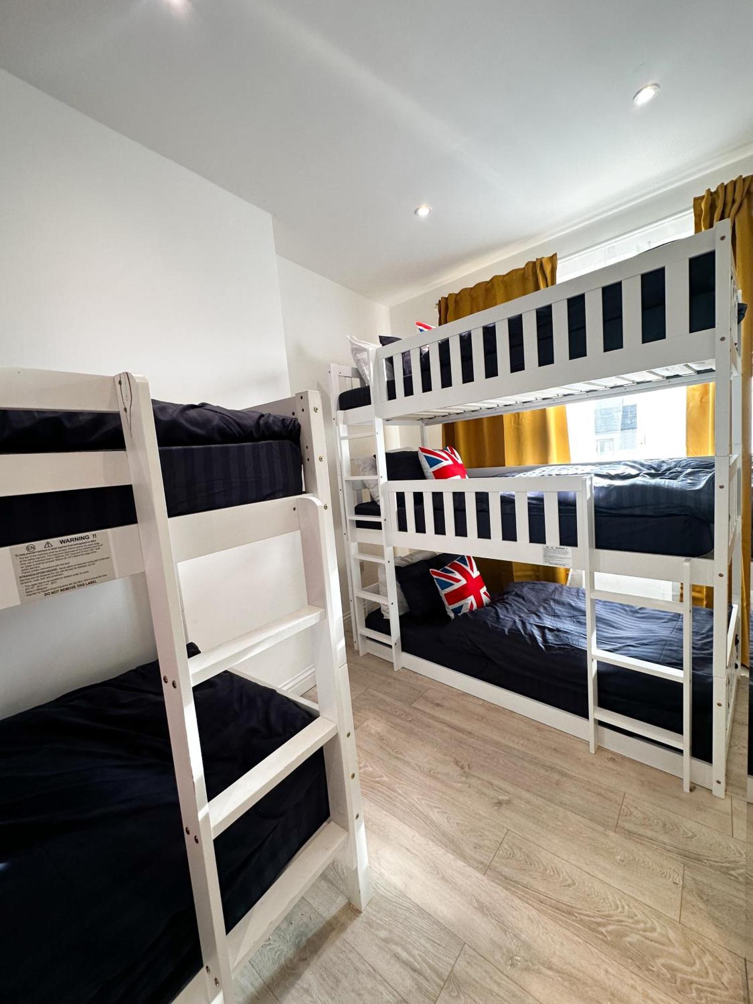 Flat B, In Earlsfield