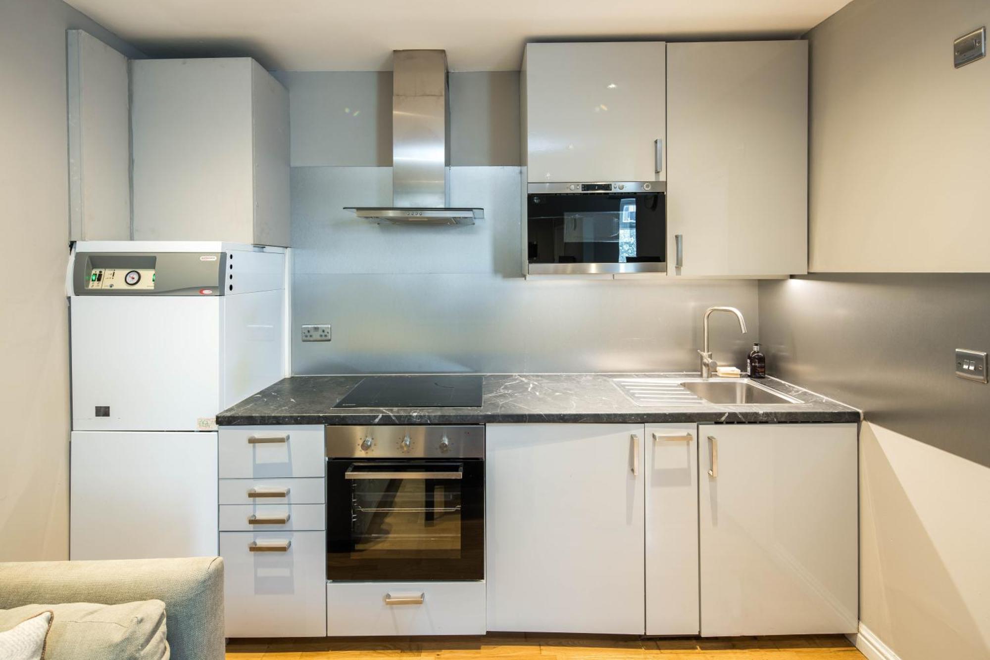 Cosy 2-beds, Shepherd Bush Apartment London