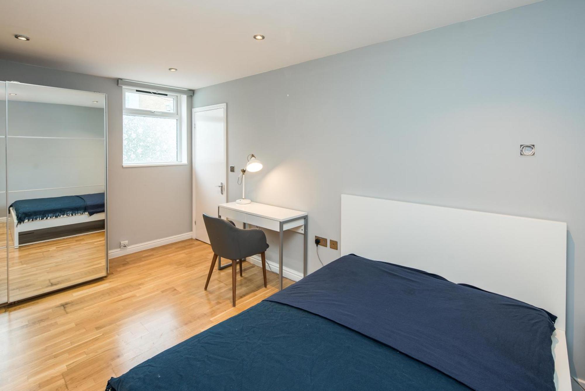Cosy 2-beds, Shepherd Bush London