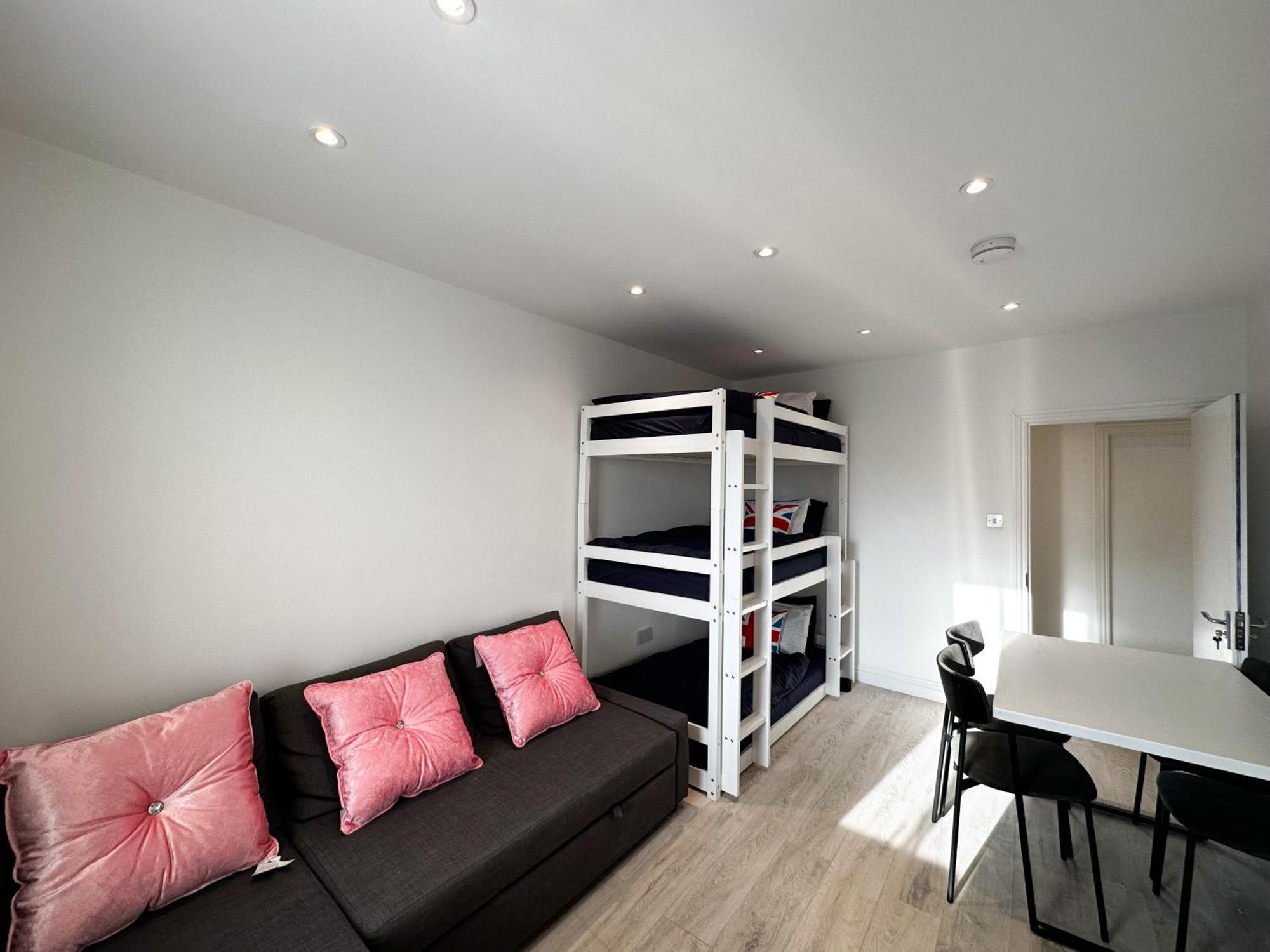 Flat A In Earlsfield * London