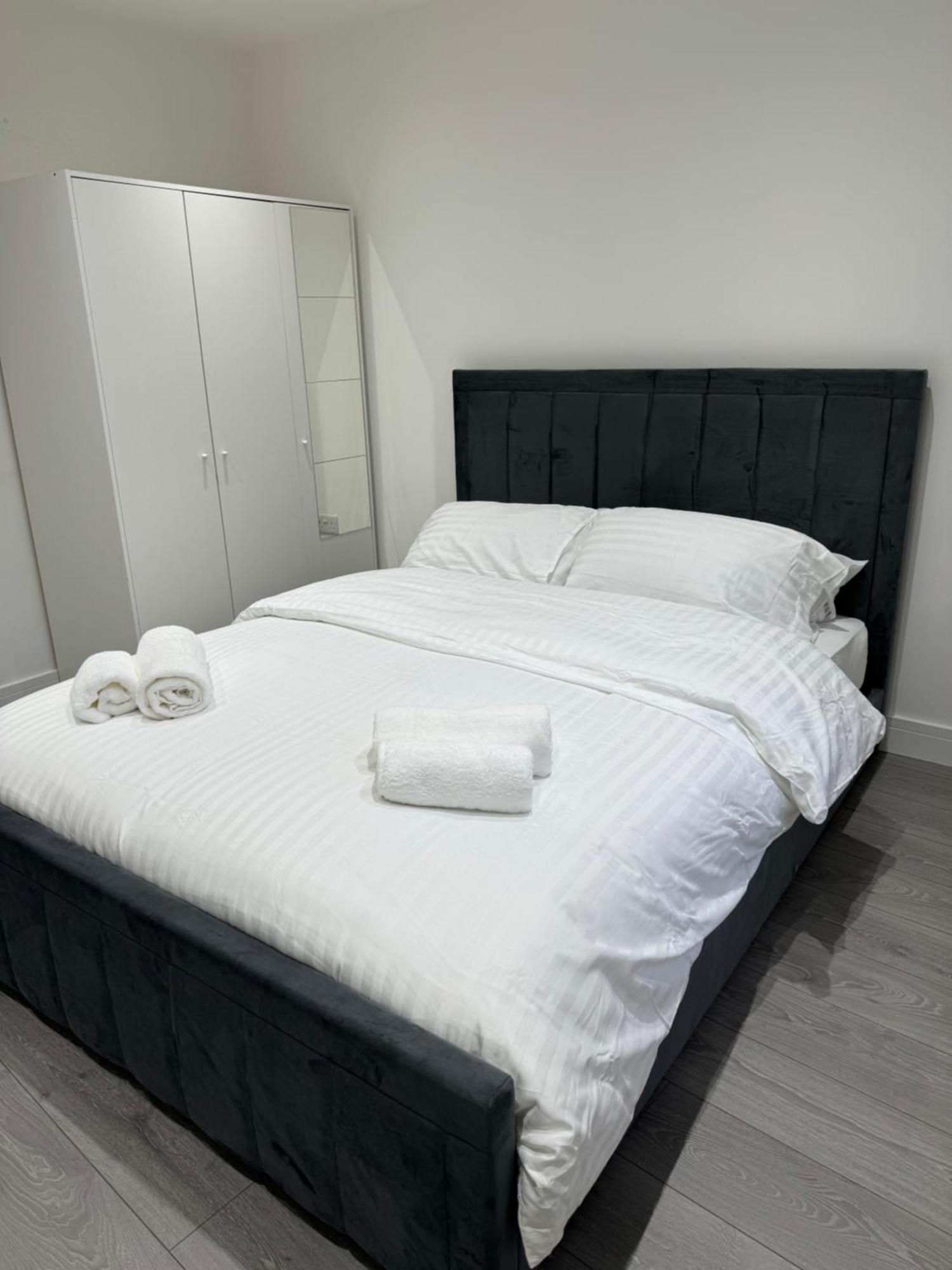 Fully Furnished 1 Bedroom Flat