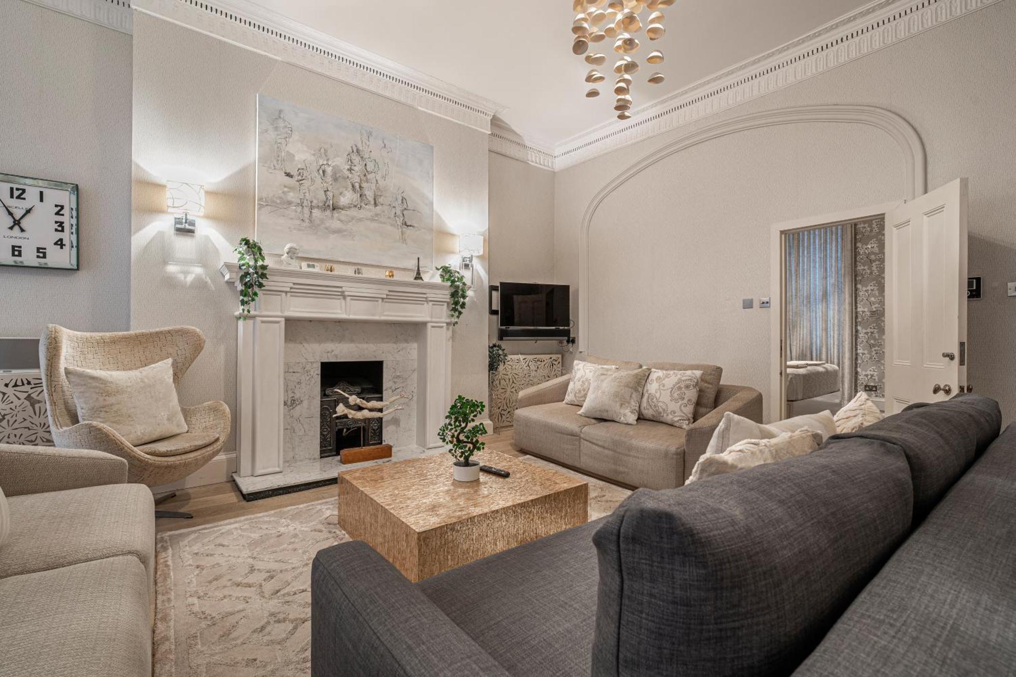 Apartment Trafalgar Square London