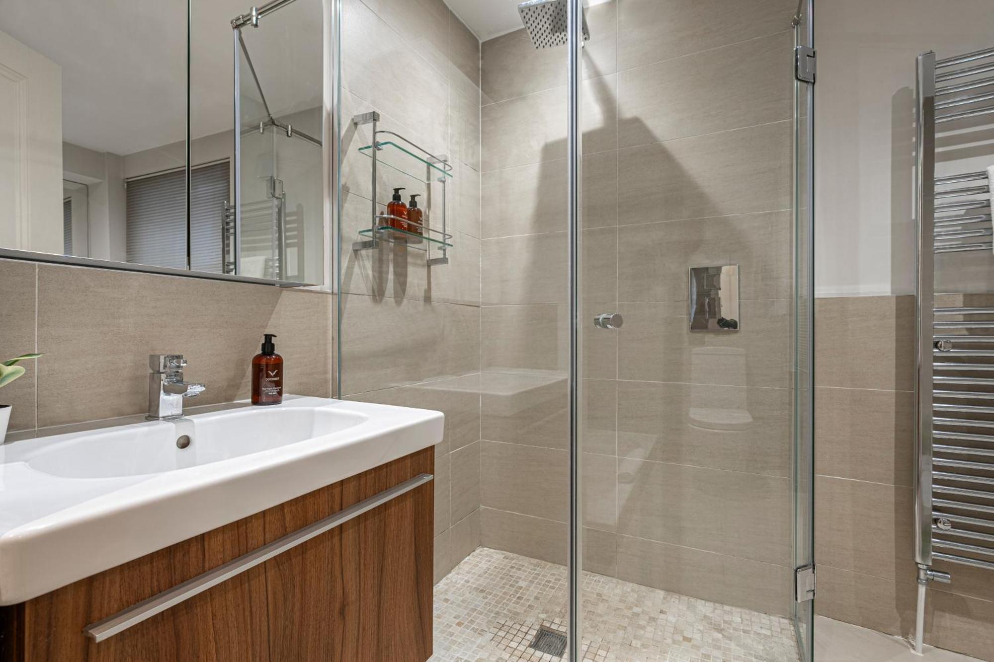 Trafalgar Square Apartment *