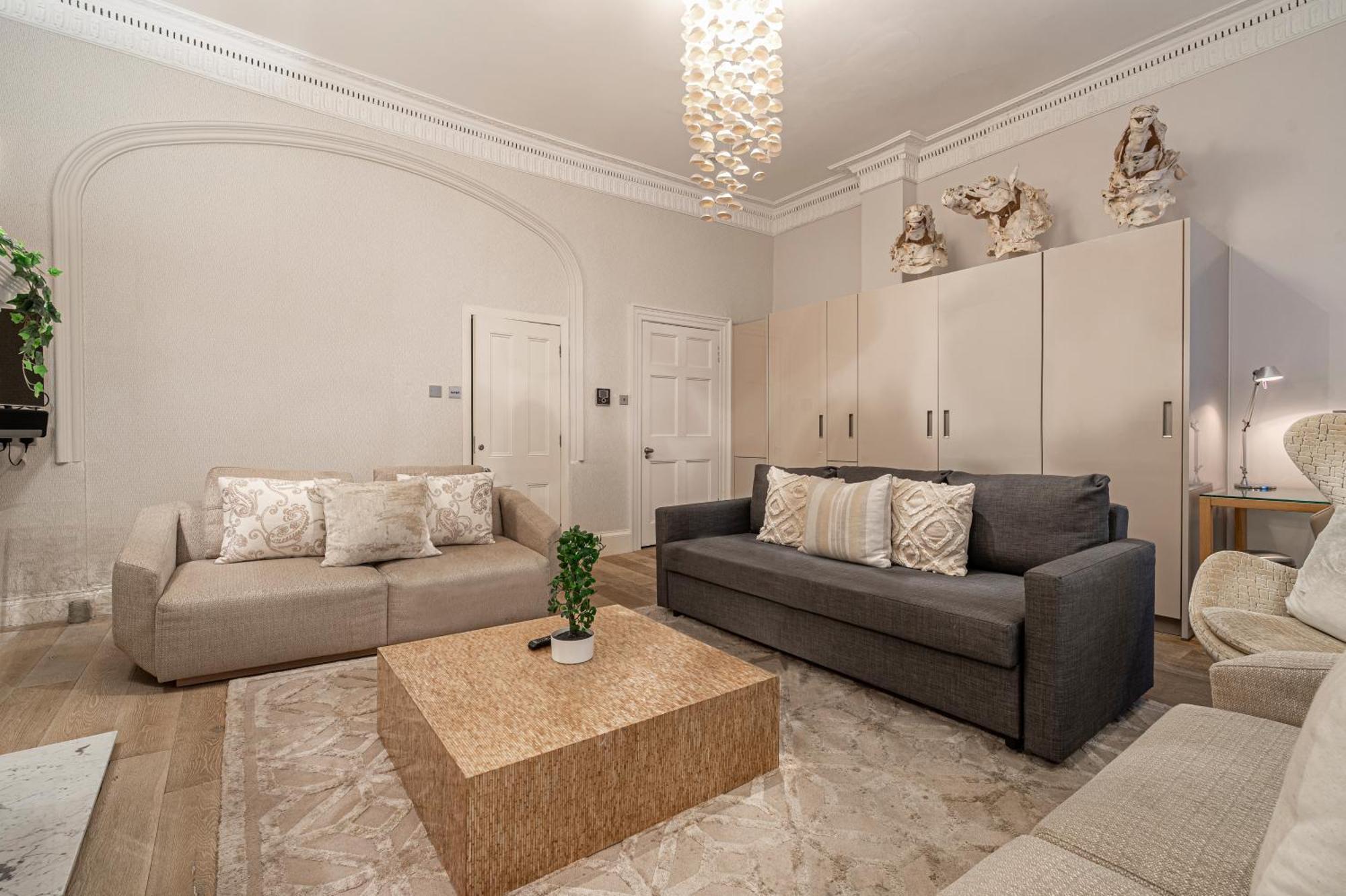 Trafalgar Square Apartment *