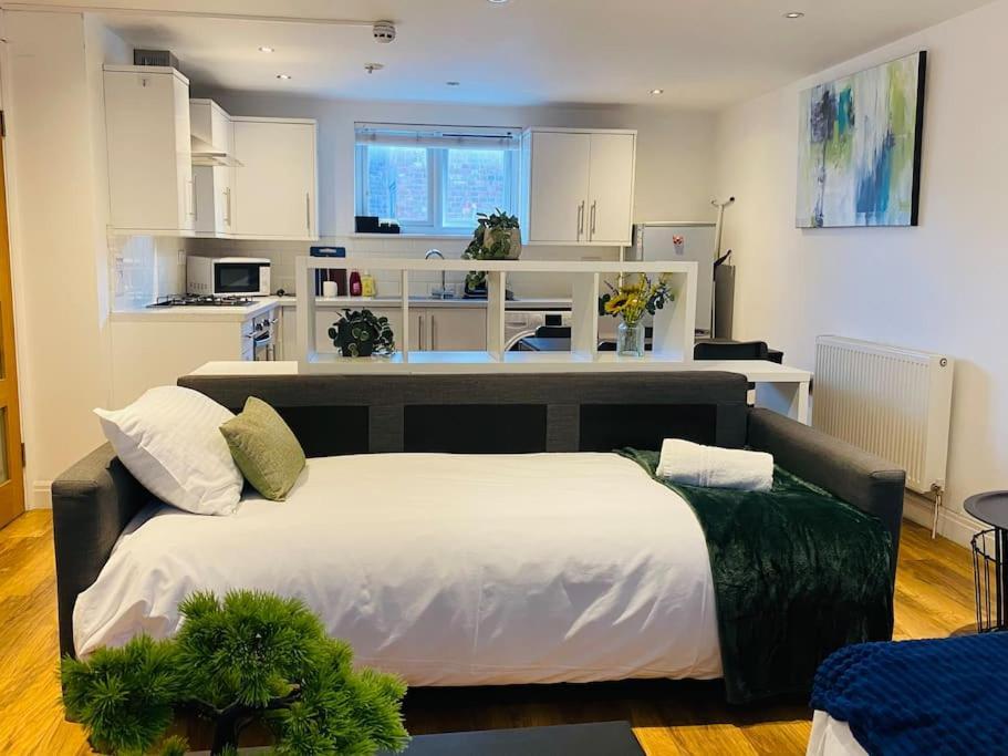 Gorgeous One Bed Flat In Central