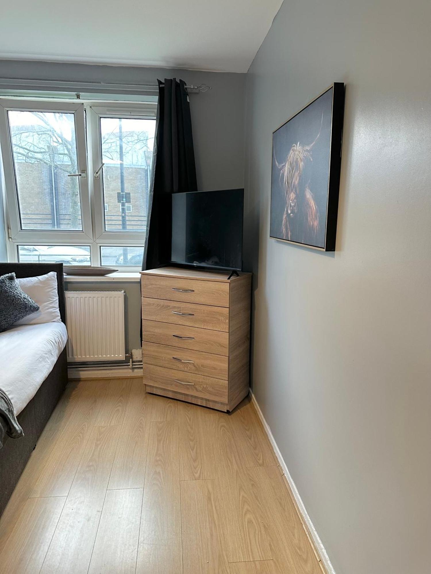 1 Bedroom Flat In Whitechapel,